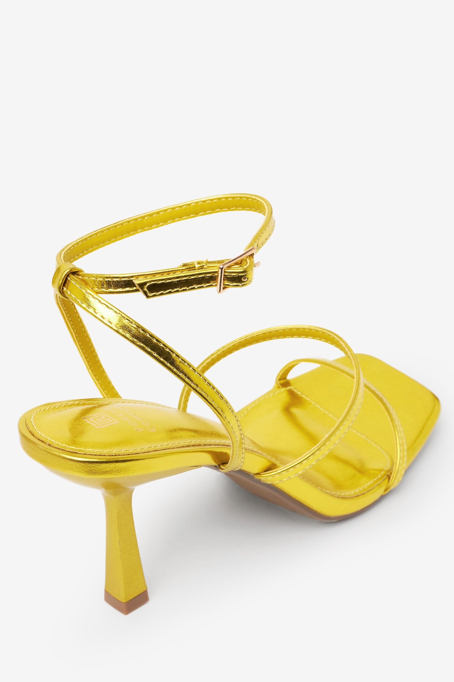 Sandalette Gold (1-tlg) mit Forever Riemen Sandalen Yellow Next Comfort® drei