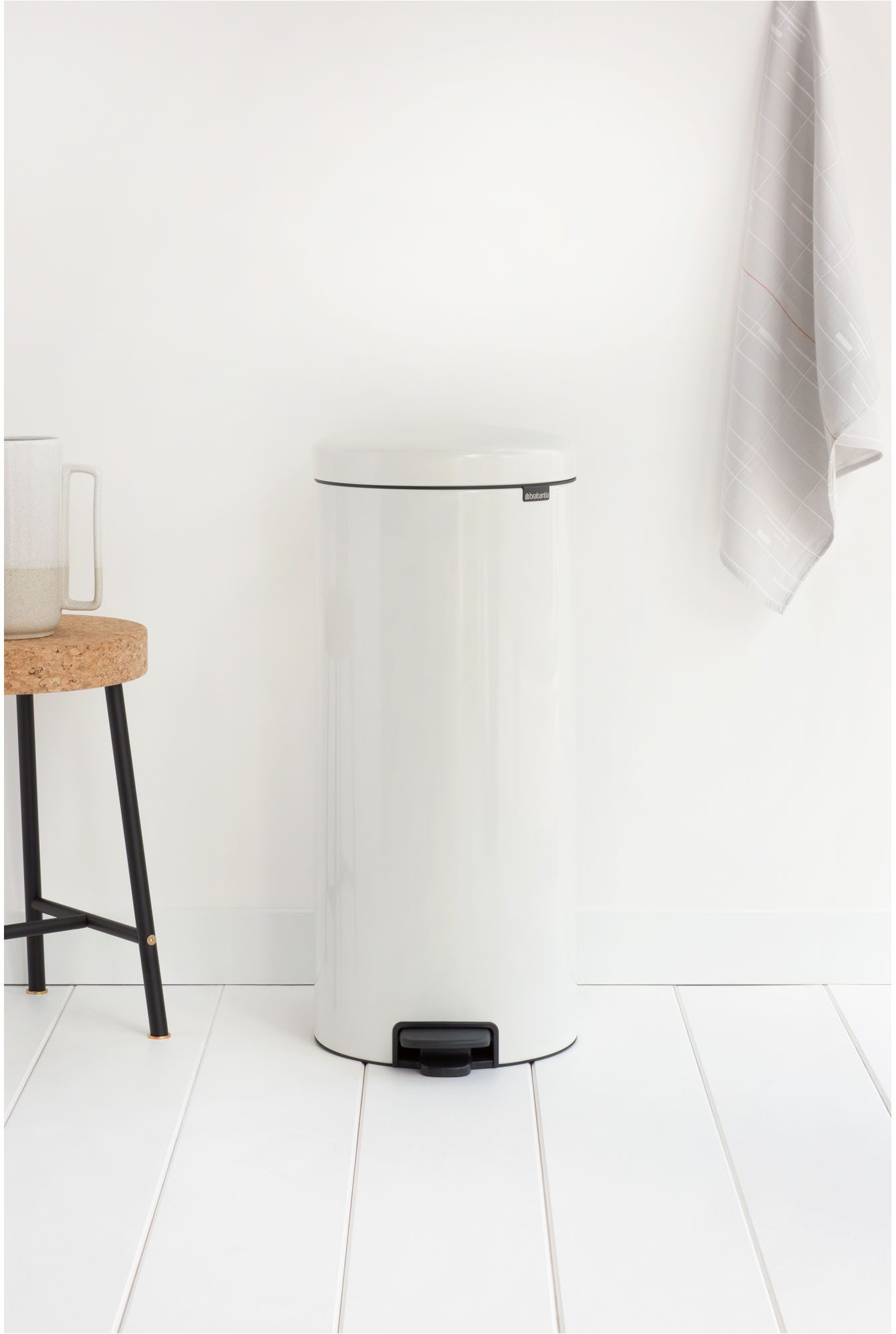 Brabantia Mülleimer NewIcon Treteimer, 30L, sanft schließender Deckel, mit leichter Pedalbedienung