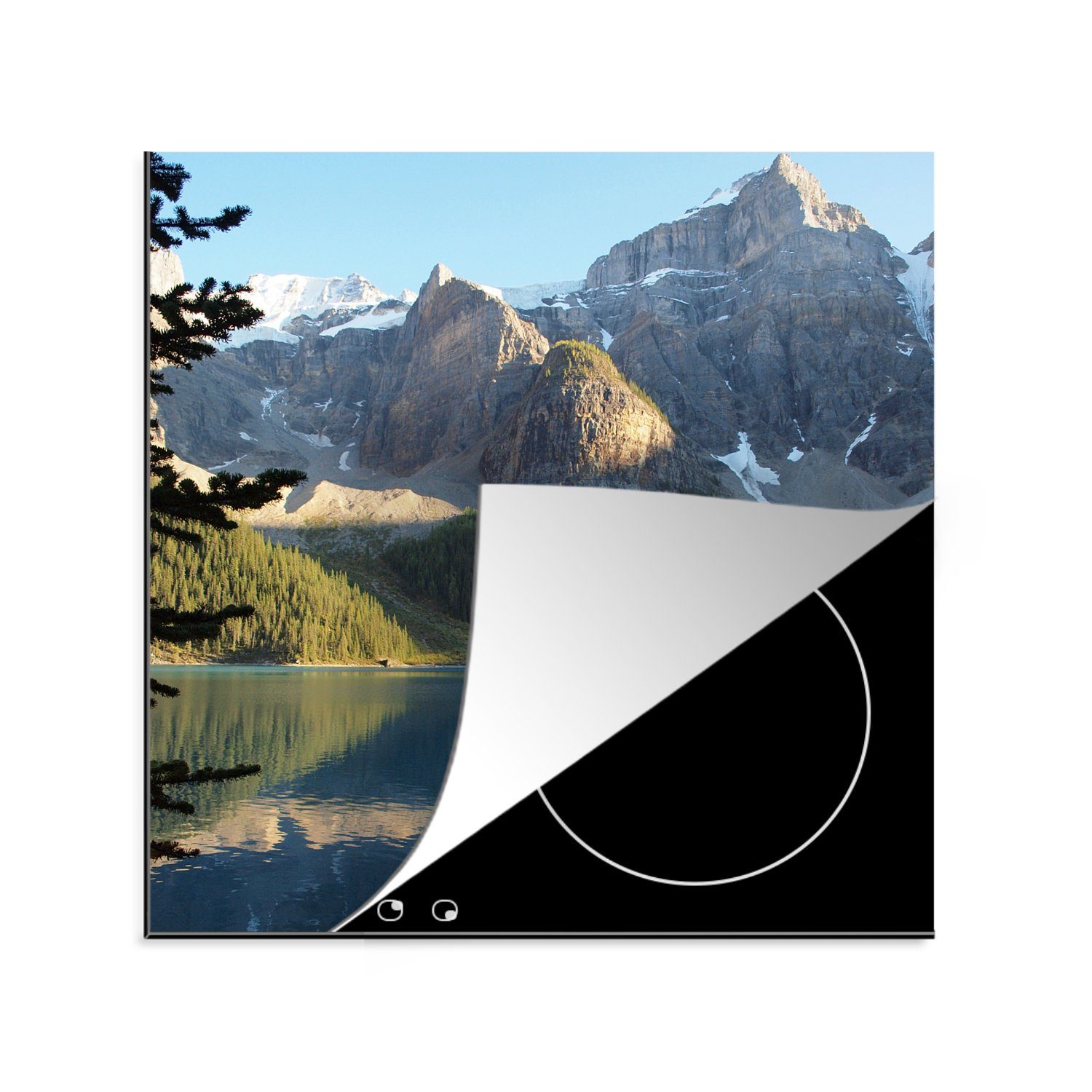 MuchoWow Herdblende-/Abdeckplatte Schneebedeckte Berge und Wälder spiegeln sich im Moraine Lake in, Vinyl, (1 tlg), 78x78 cm, Ceranfeldabdeckung, Arbeitsplatte für küche