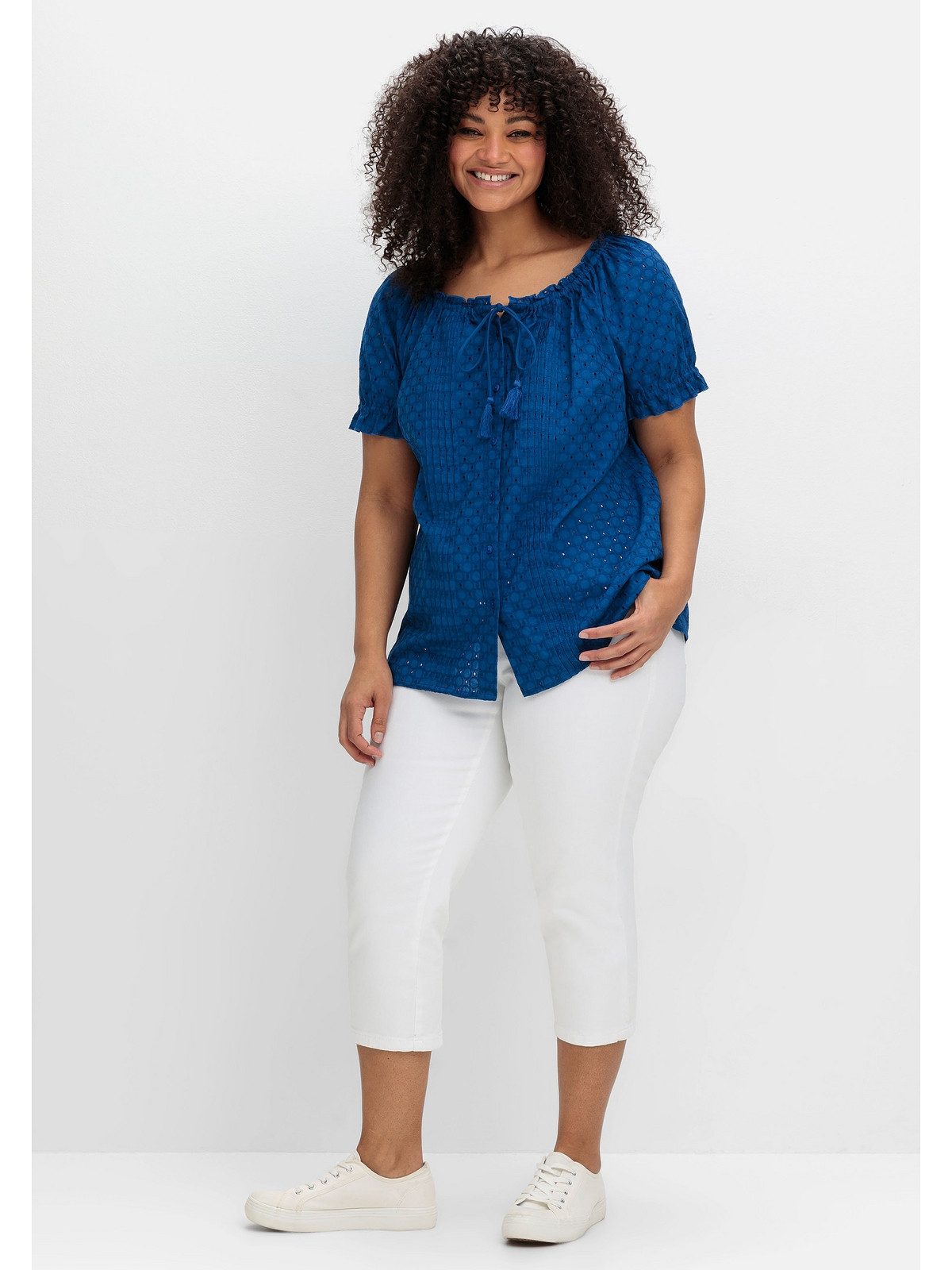 sheego by Joe Browns Kurzarmbluse Große Größen mit Lochstickerei und Carmen-Ausschnitt