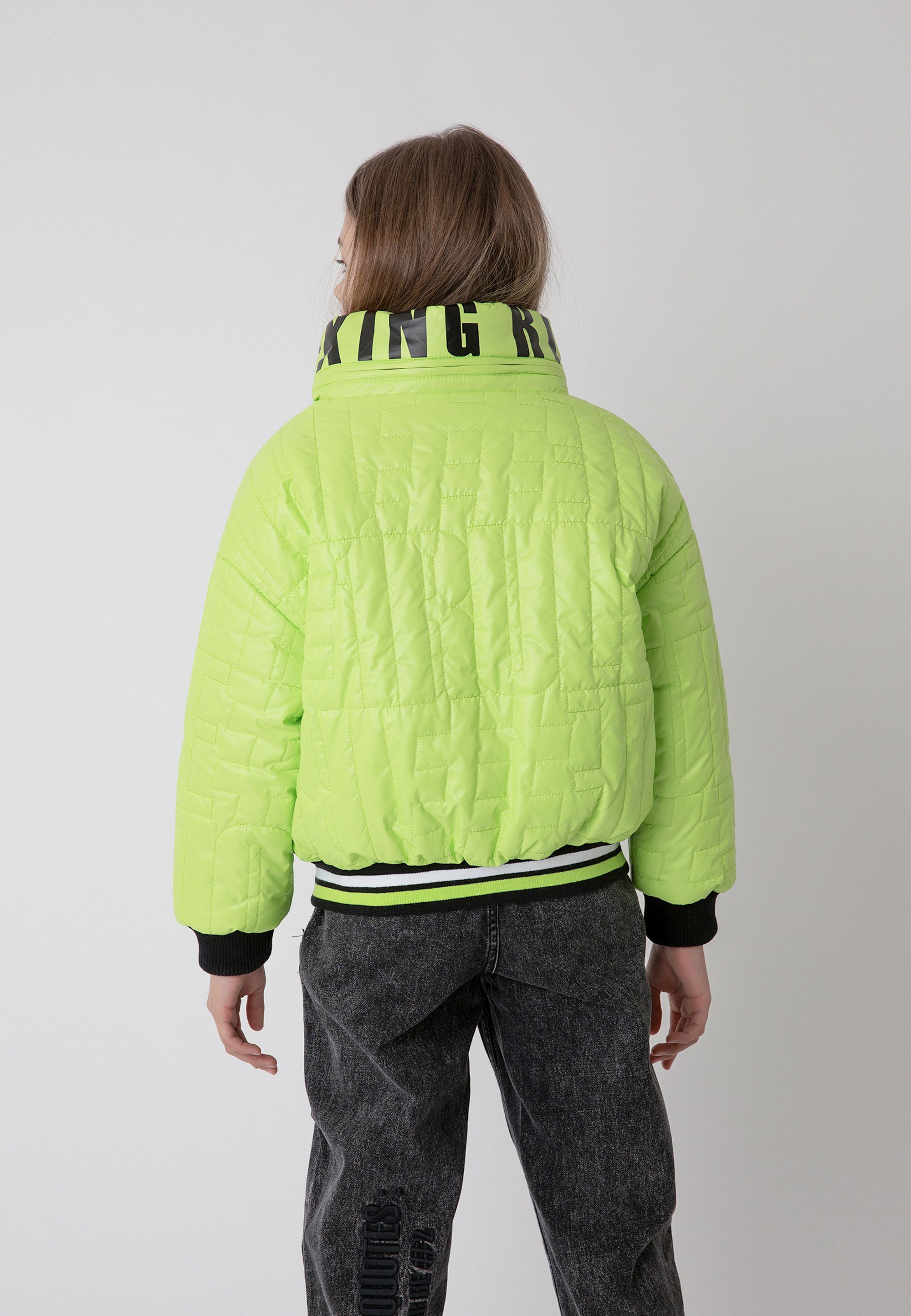 Gulliver Steppjacke mit Stehkragen und Kapuze, Für stilvolle Kinder, passt  zu jedem Casual Outfit