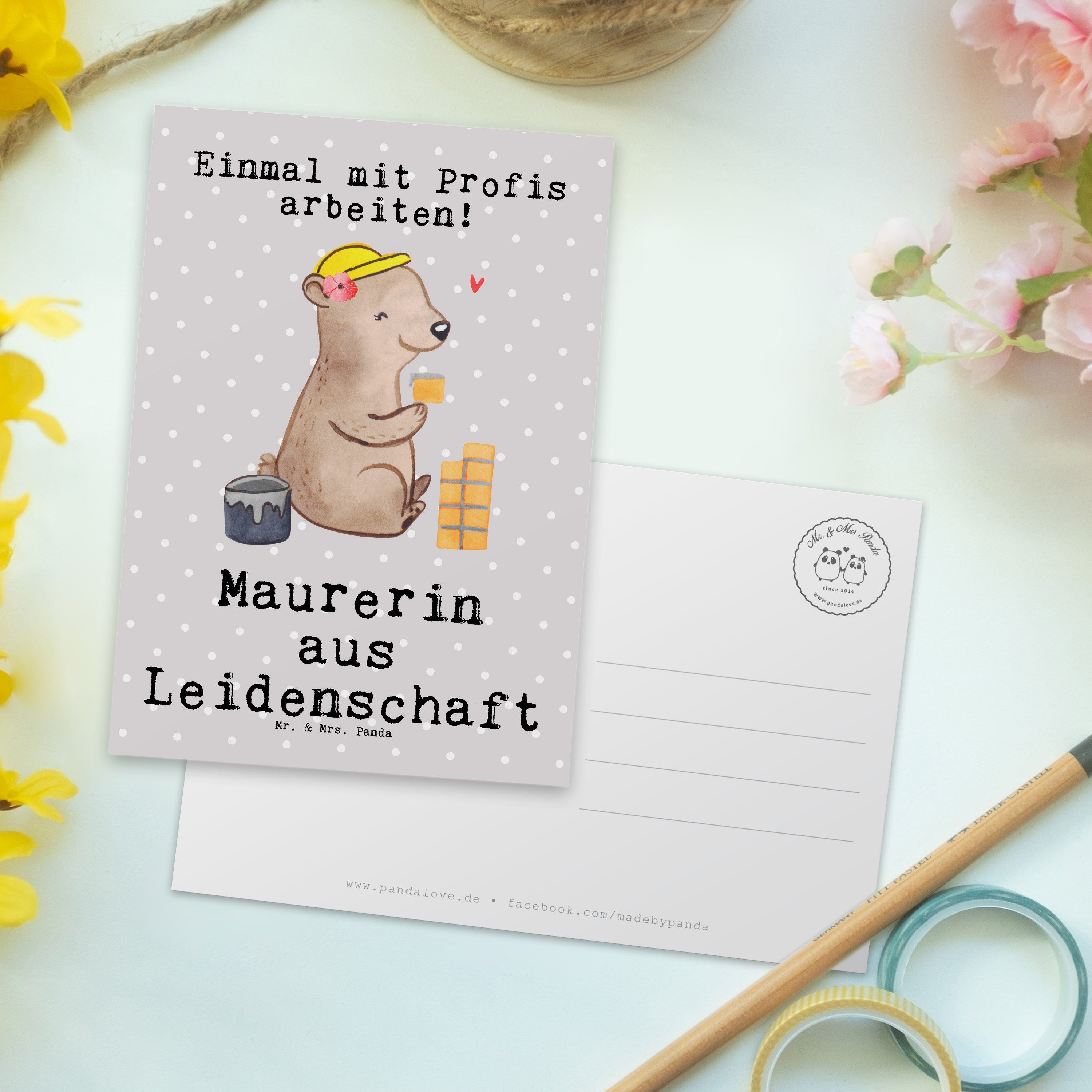 Mr. & Mrs. Panda Postkarte Maurerin aus Leidenschaft - Grau Pastell - Geschenk, Gesellenprüfung