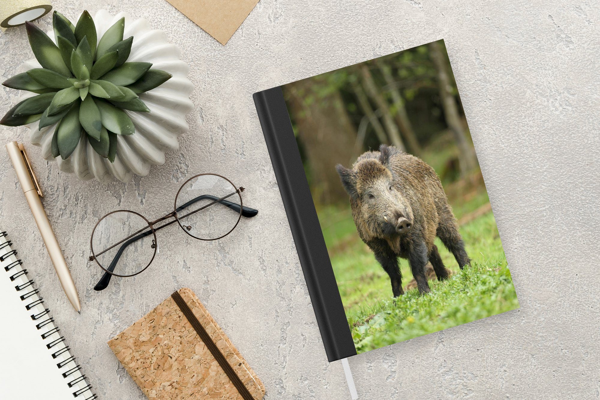 Notizheft, Merkzettel, Journal, - A5, Notizbuch Tagebuch, 98 MuchoWow Tier Wildschwein Seiten, - Gras, Haushaltsbuch