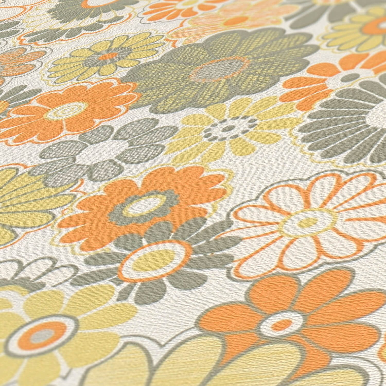 Profhome Vliestapete 395353-GU Retro Tapete Blumen matt grün orange-gelb creme-weiß, geprägt, (1 Rolle, 4,51 qm), heißgeprägte Vliestapete, grün