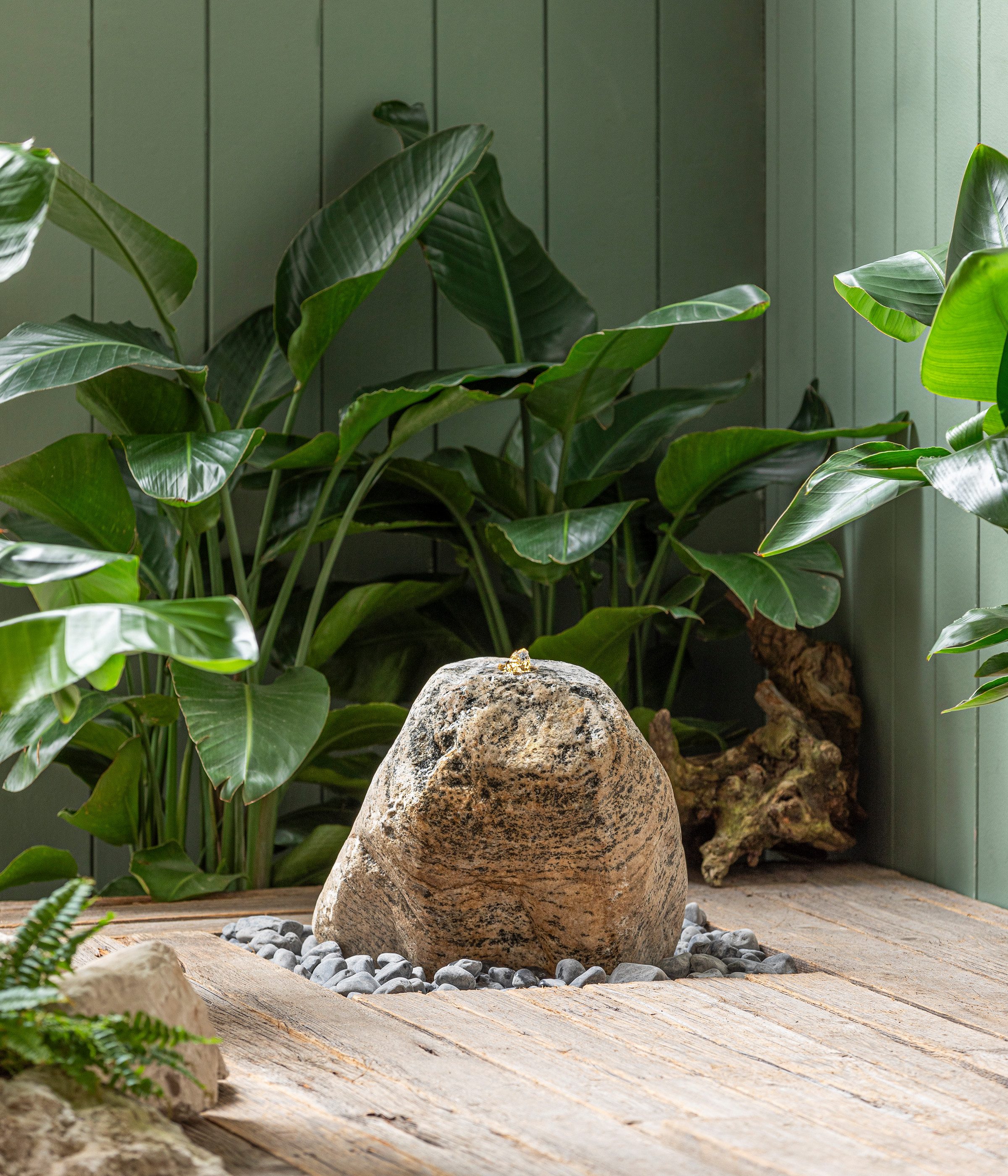 Dehner Gartenbrunnen Granitbrunnen River Rock mit LED, 33 x 25 x 35 cm, beleuchteter Naturstein, inkl.Pumpe und Trafo