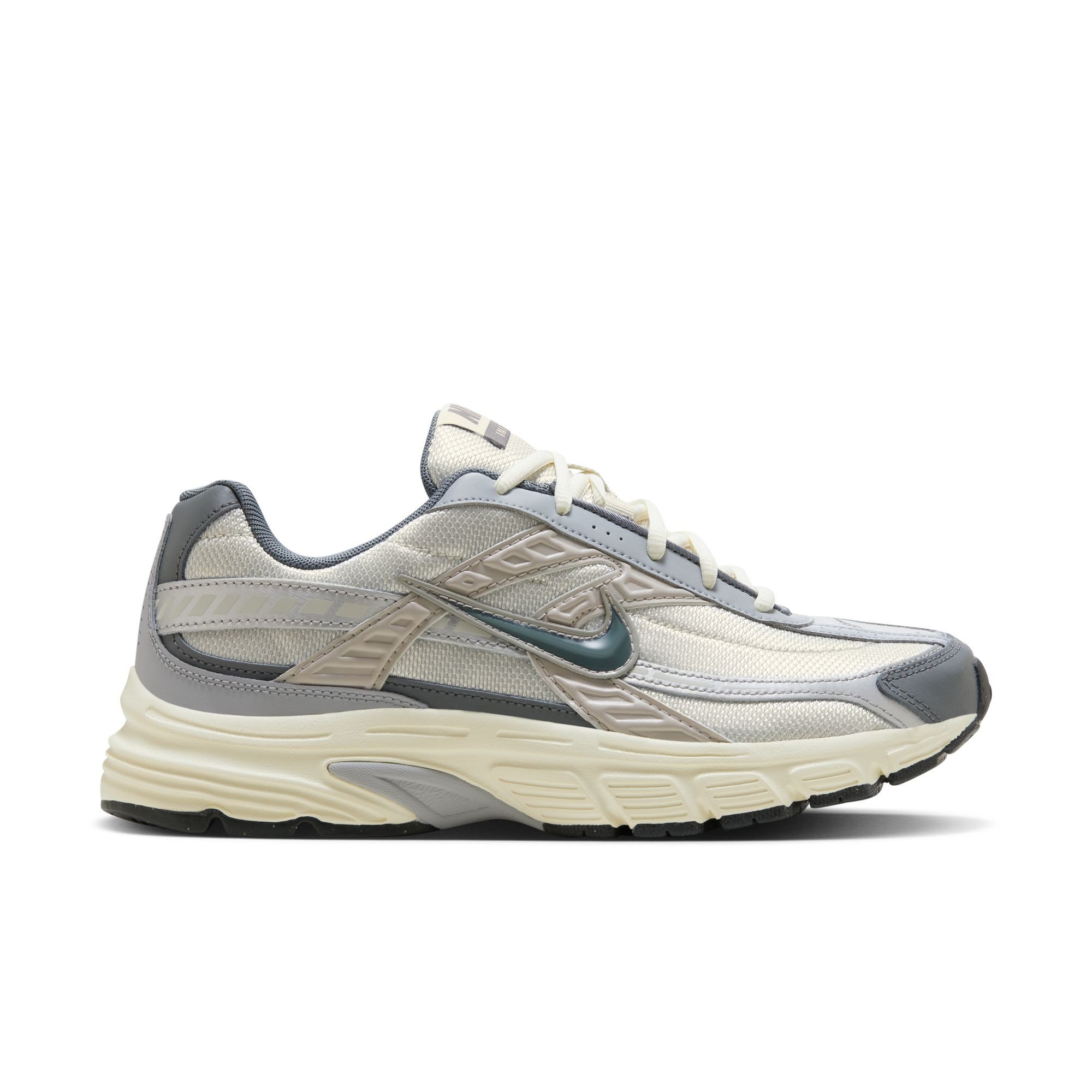 Nike Sportswear INITIATOR Sneaker inspririert vom Design des Nike P-6