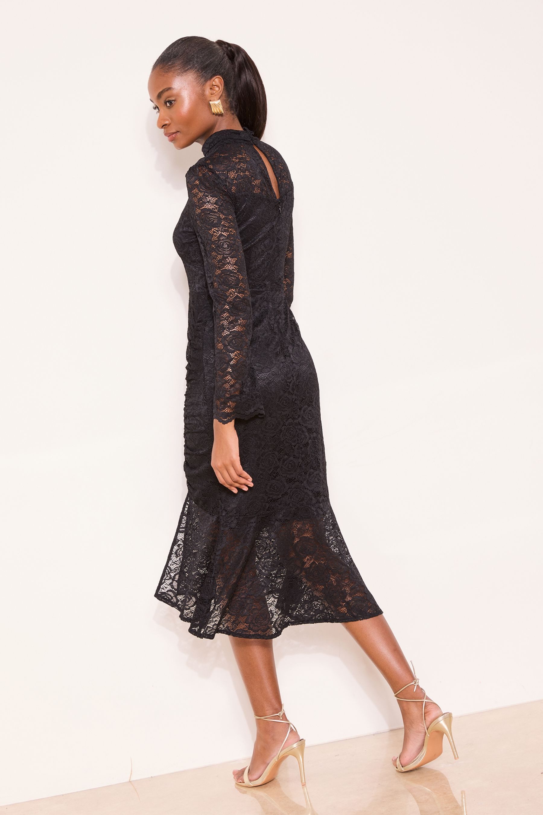 LIPSY Midikleid Lipsy Hochgeschlossenes Midikleid mit Spitze (1-tlg)