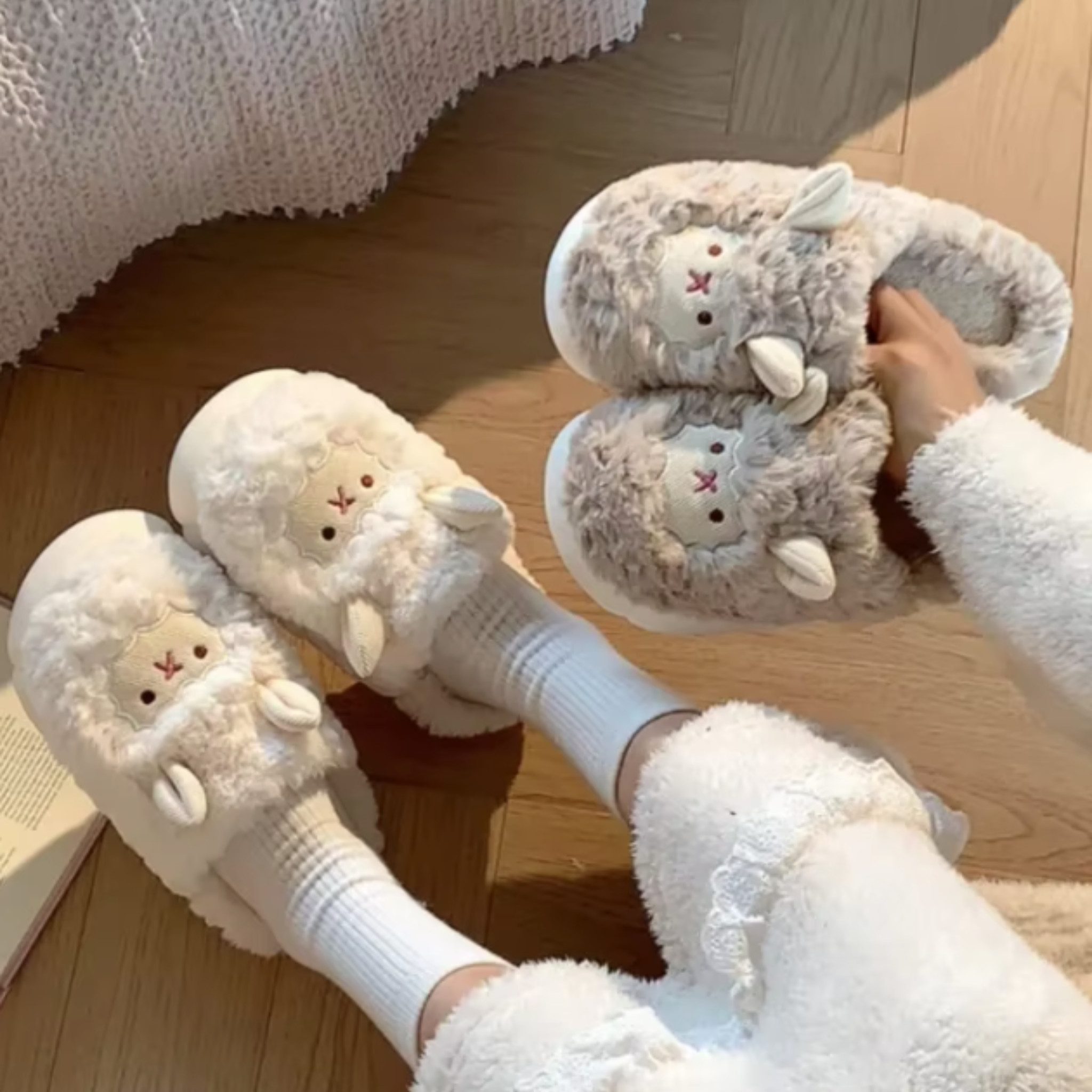 NEXORA Flauschige Hausschuhe mit Schaf-Motiv – Warme Plüsch Pantoffeln Damen Plüsch Hausschuhe kuschelige Hausschuhe im 3D-Design
