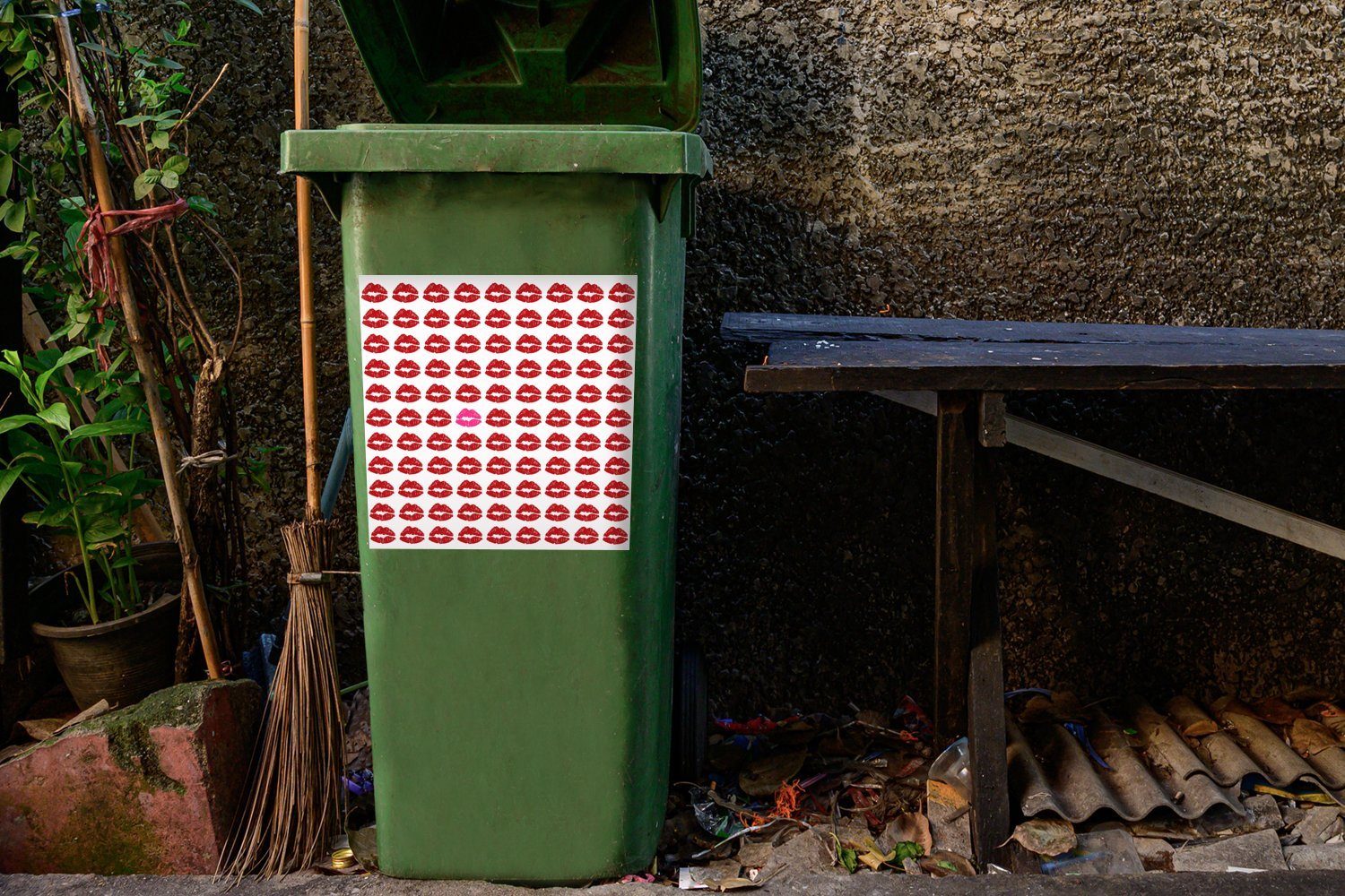 MuchoWow Wandsticker Bild des roten drucken Container, (1 St), Mülltonne, Abfalbehälter Kusses Mülleimer-aufkleber, Sticker