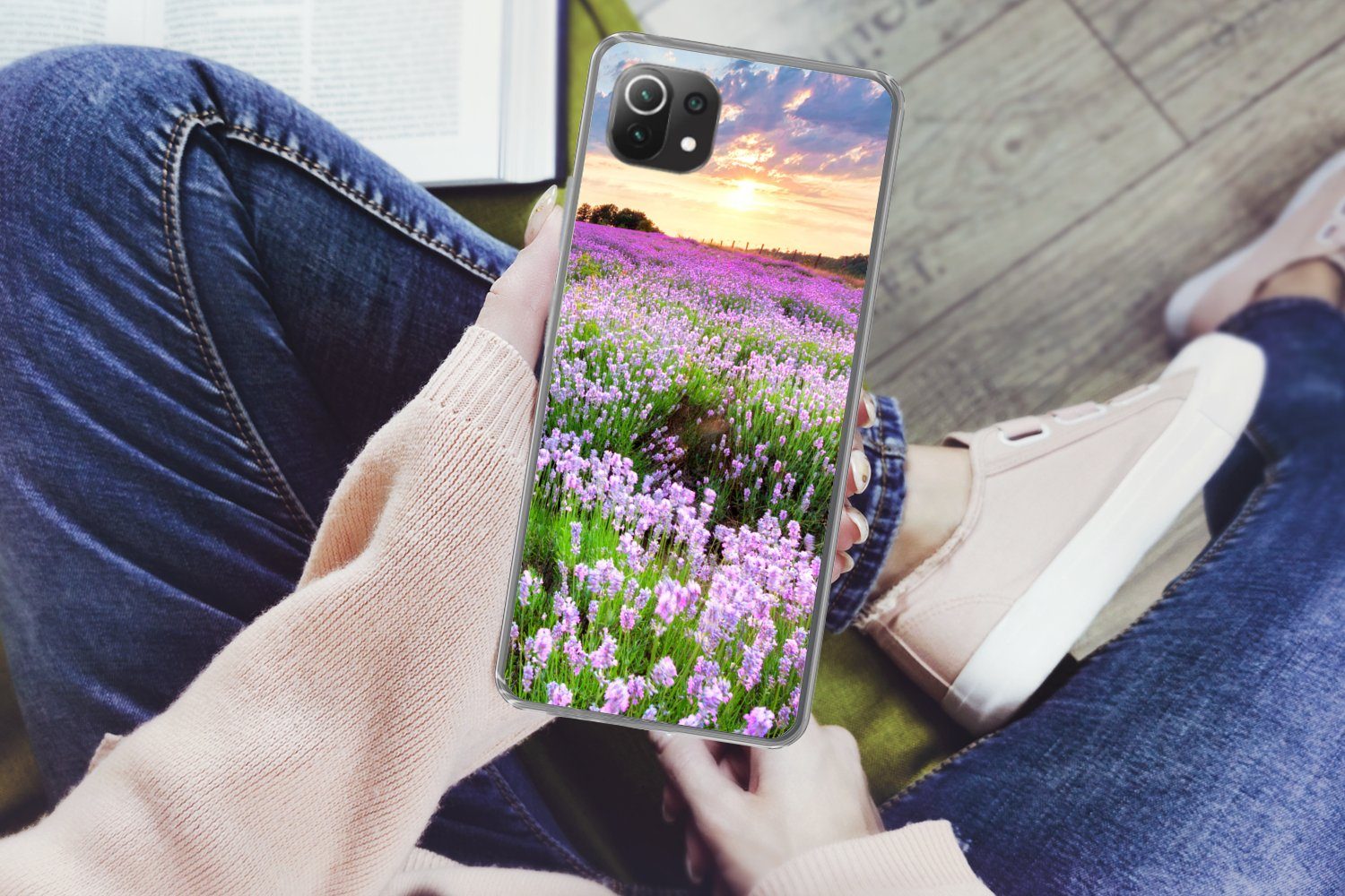 MuchoWow Handyhülle für Xiaomi Mi 11 Lite Blumen - Lavendel - Lila - Himmel - Sonnenunterg, Phone Case, Silikon, Schutzhülle Dünn