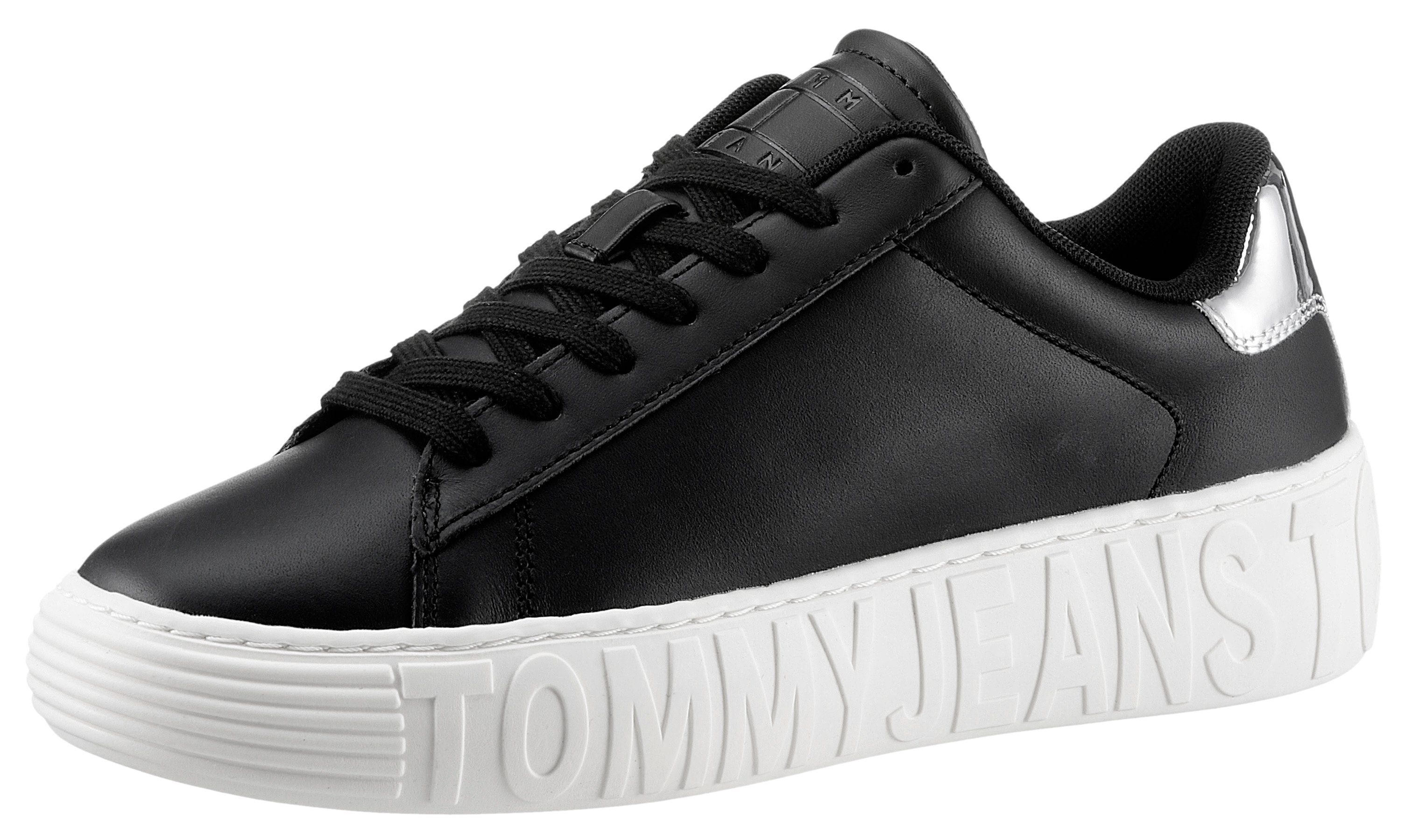 Tommy Jeans TJW NEW CUPSOLE LEATH LC Plateausneaker mit Kontrastbesatz an der Ferse schwarz-silberfarben