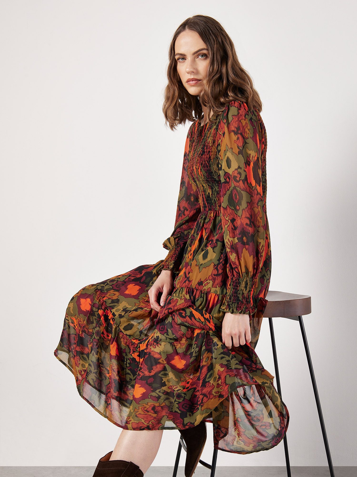 Apricot Druckkleid gemustertes Etagenkleid mit Smokdetails günstig online kaufen