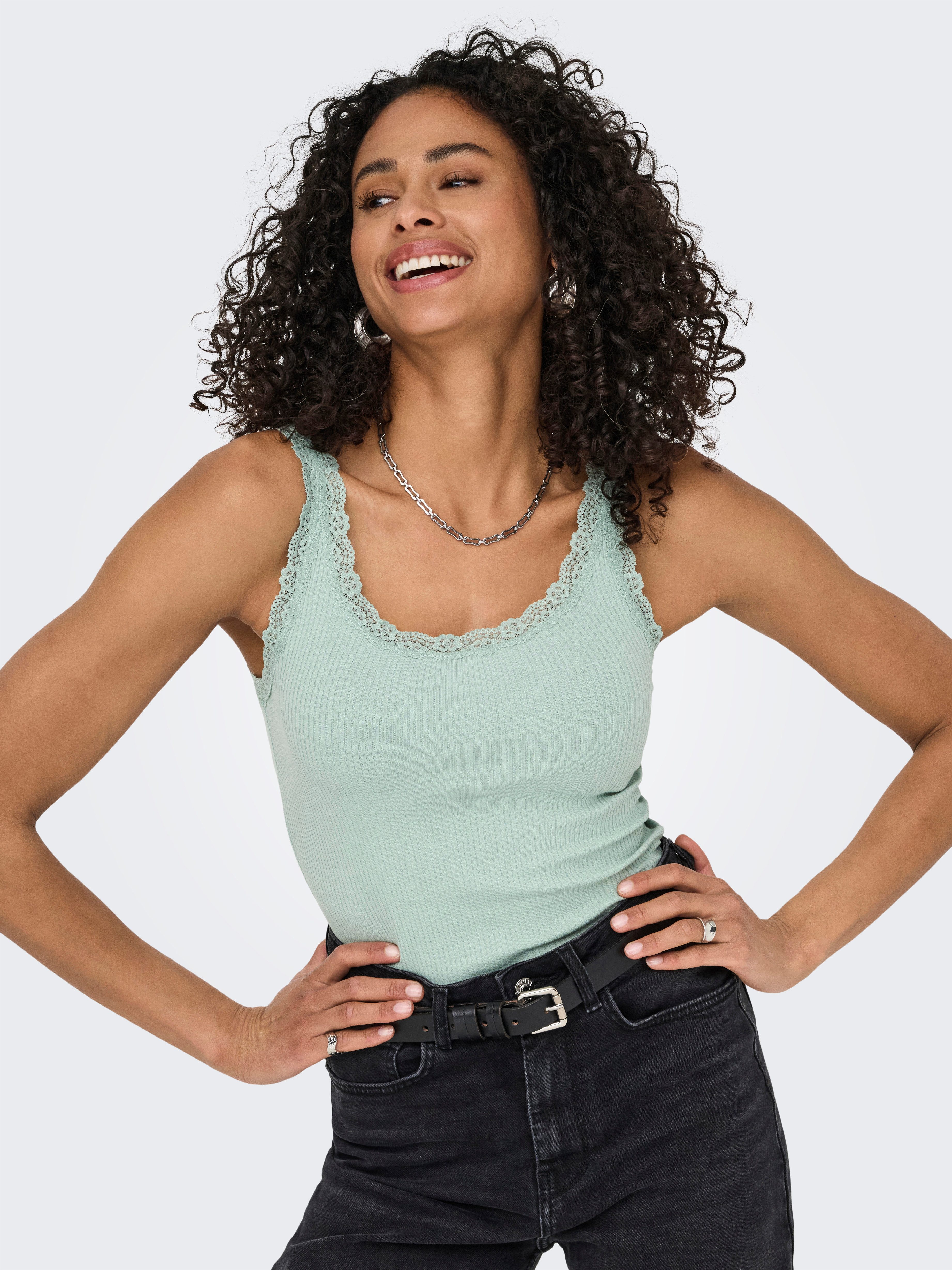 ONLY Tanktop ONLSARA – Tanktop mit Spitzendetail am Ausschnitt Baumwollmischung, regular fit