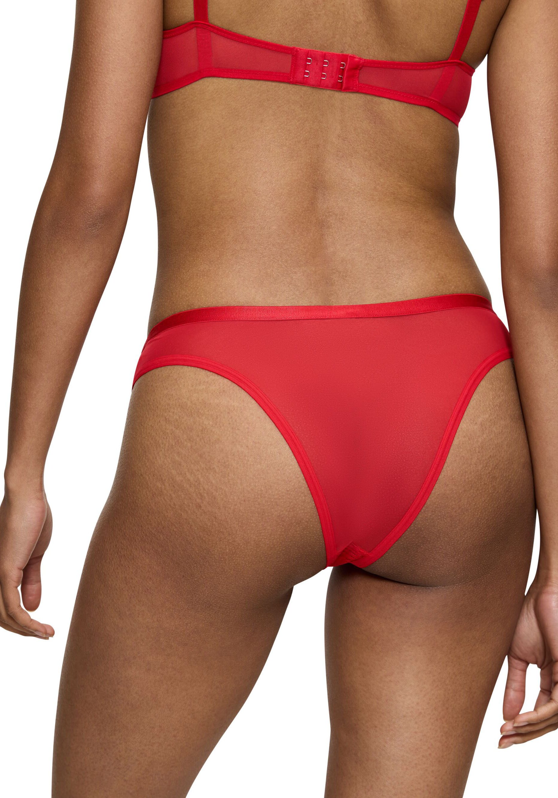 Triumph Brasilslip Delightful Spotlight Spitze, hoher Beinausschnitt, glatte Netzpartien, elastisch