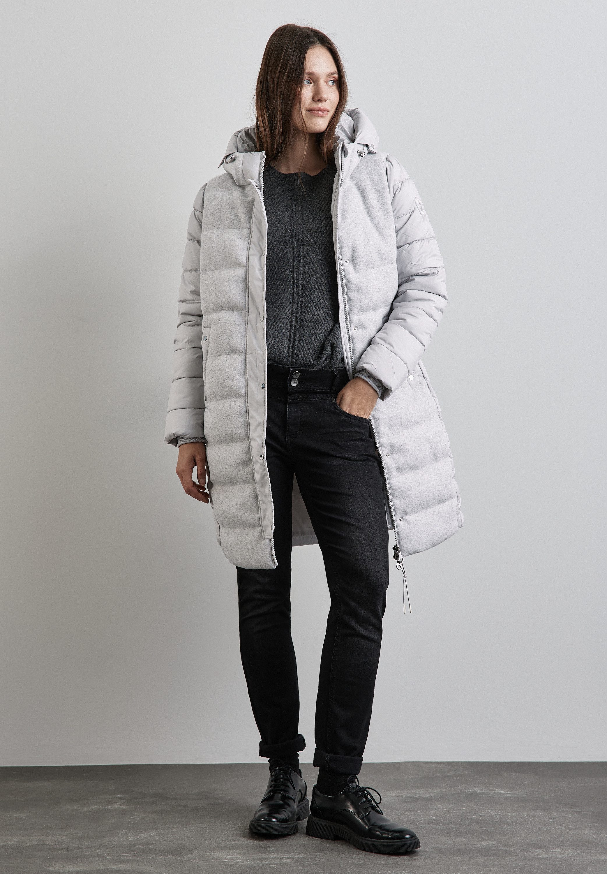 STREET ONE Steppjacke mit Kapuze, Weiches leichtes Material bietet