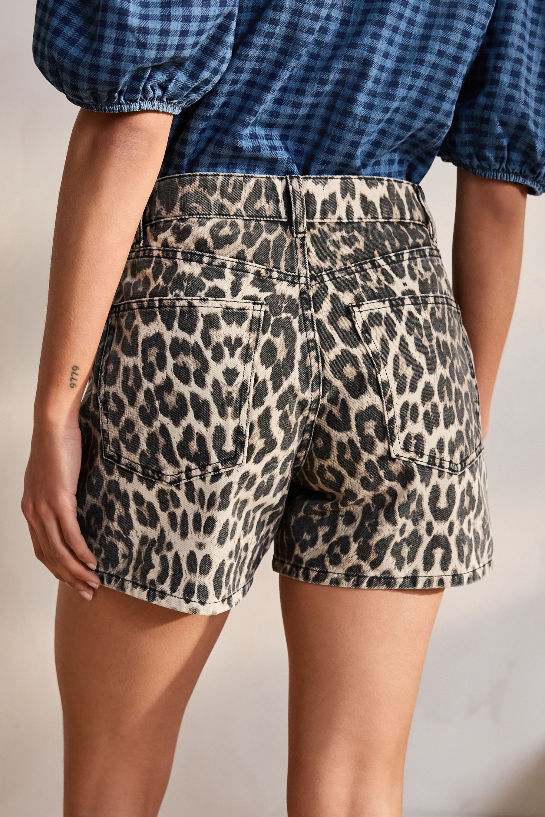 Next Jeansshorts Denimshorts aus 100 % Baumwolle (1-tlg) günstig online kaufen