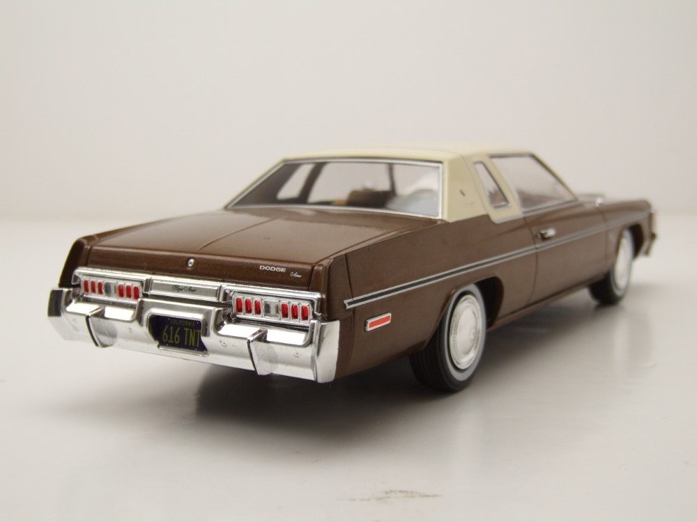 Whitebox Modellauto Dodge Royal Monaco Coupe 1977 braun beige, Maßstab 1:24