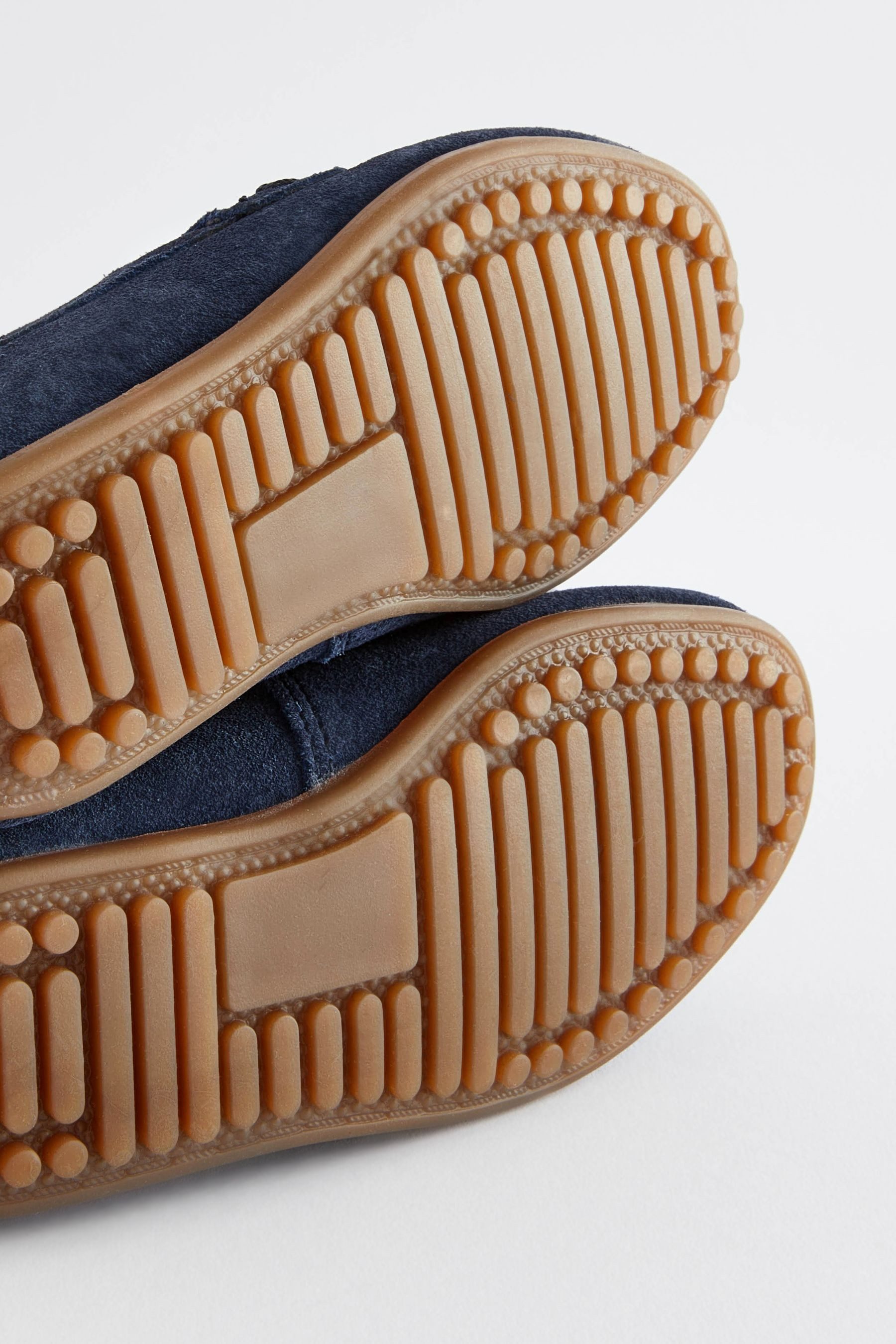 Next Schlupf-Loafer aus Veloursleder, weite Passform Loafer (1-tlg)