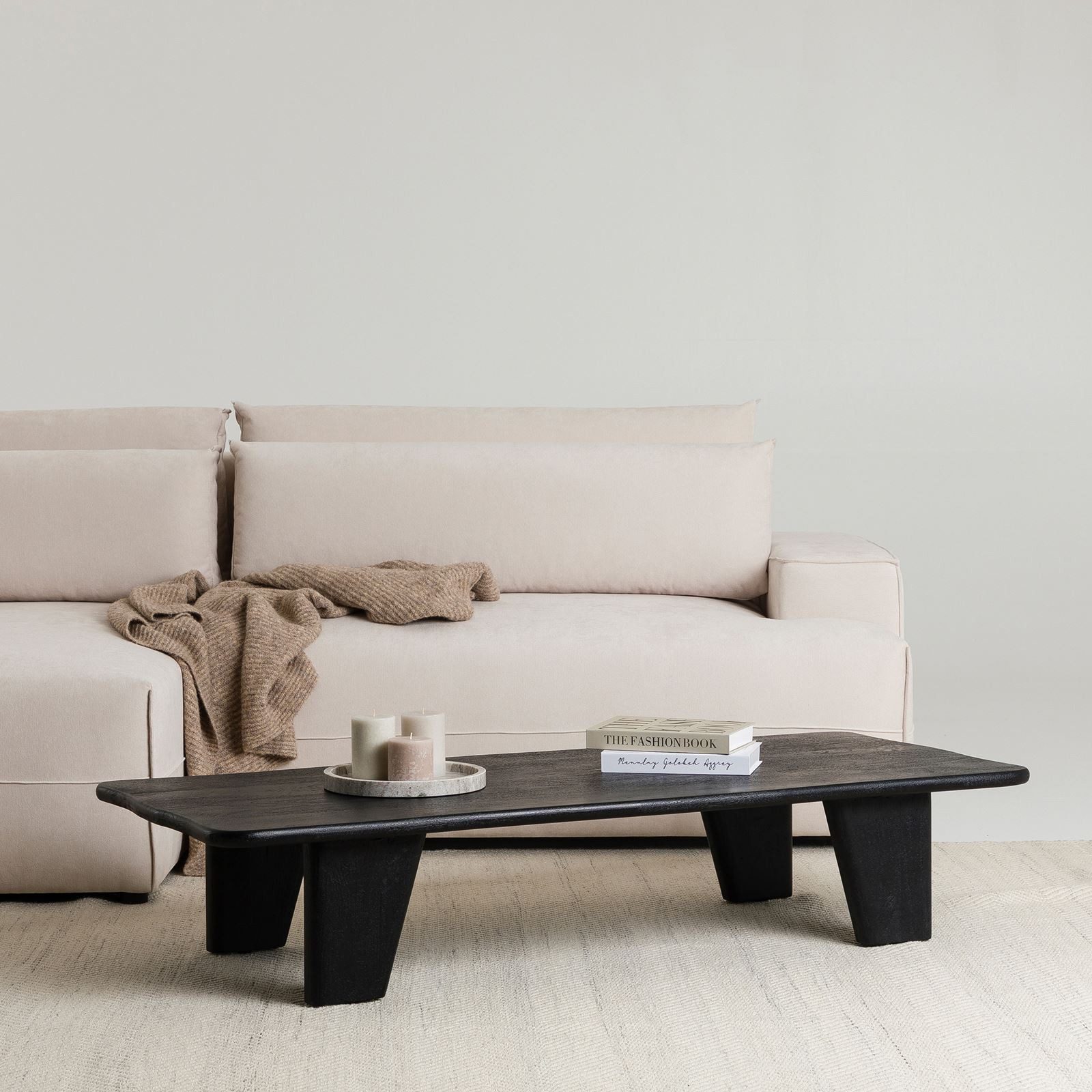 IDIMEX Couchtisch BIHAR, Beistelltisch 140x60 cm aus massivem Mangoholz modernes Design Schwarz