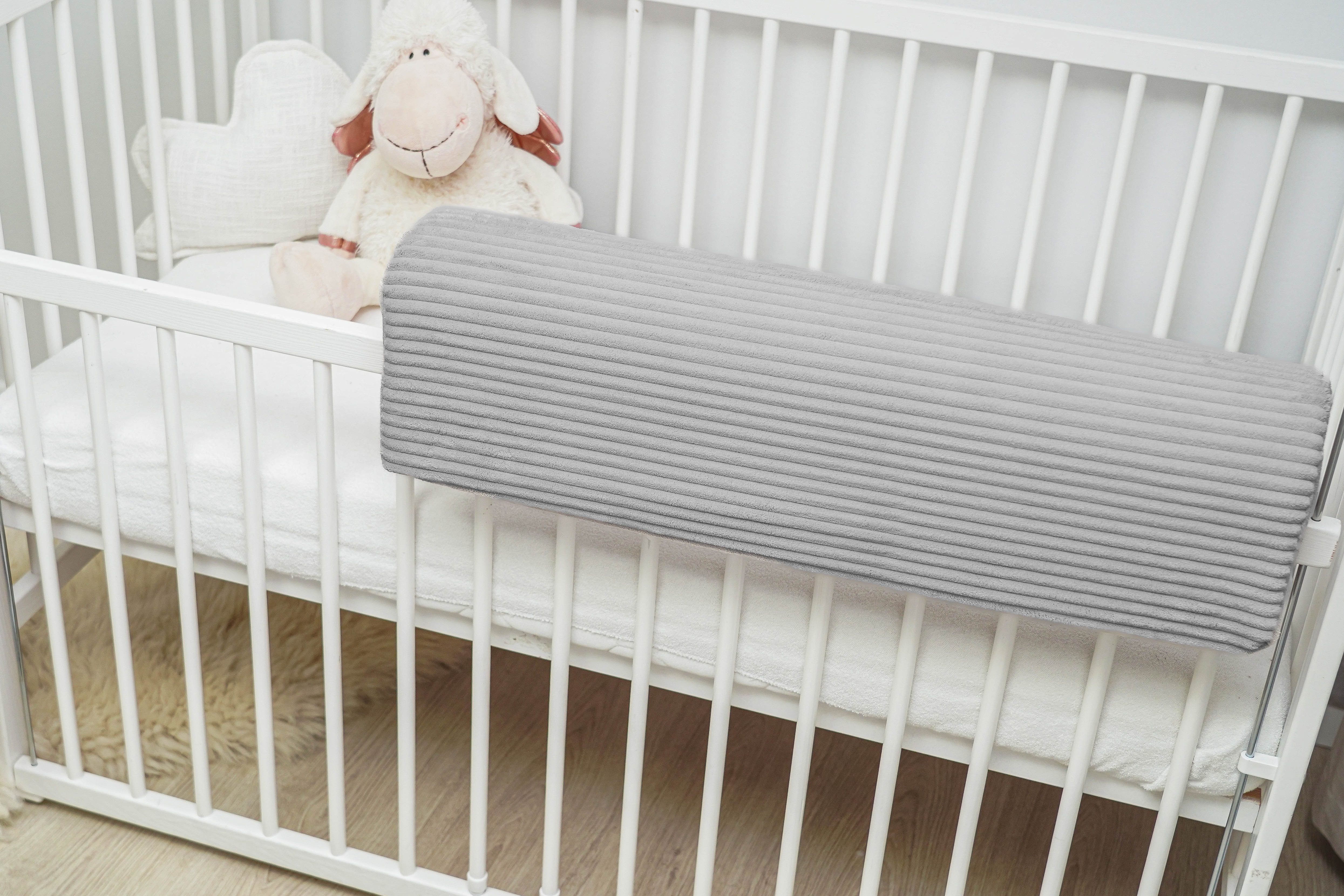 Totsy Baby Bettschutzgitter Bettkantenschutz Kinderbetten 90 cm Schutz Bettrahmen Hellgrau