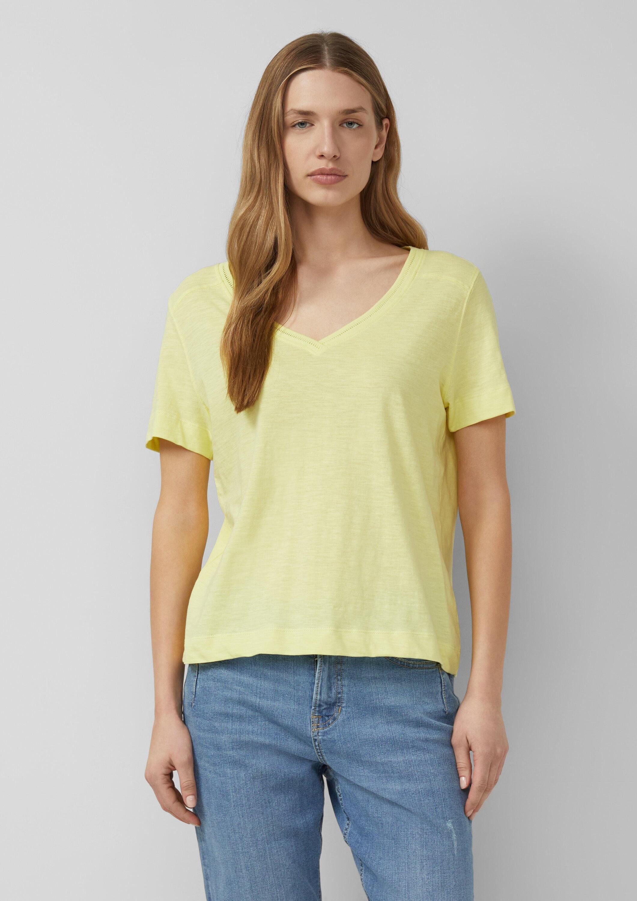 s.Oliver Kurzarmshirt T-Shirt Flammgarn-T-Shirt mit Ausschnitt-Detail