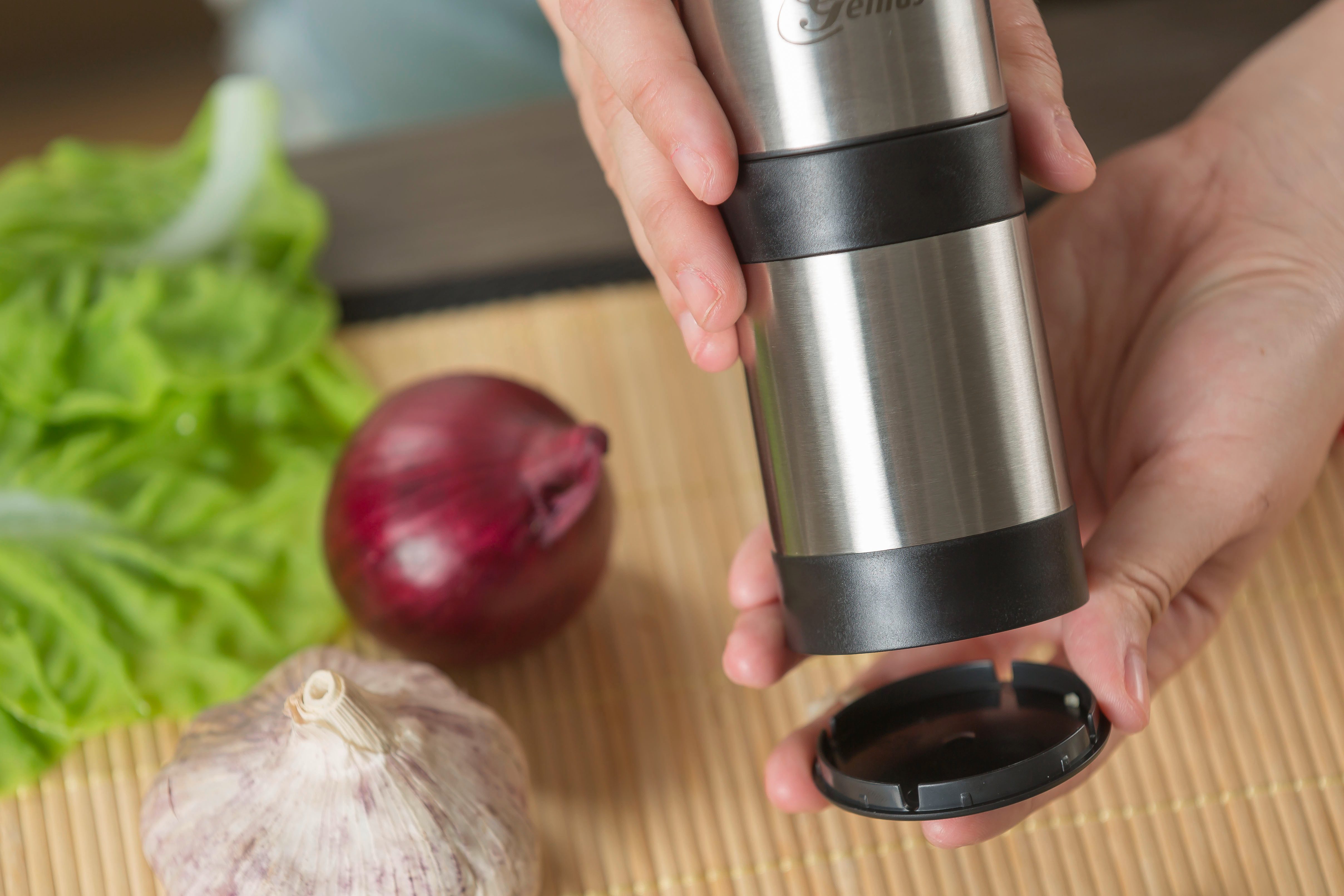 Genius Knoblauchschneider Genius Knoblauch-Schneider G7 (1 St), Edelstahl 18/10, perfekte Würfel in Sekundenschnelle