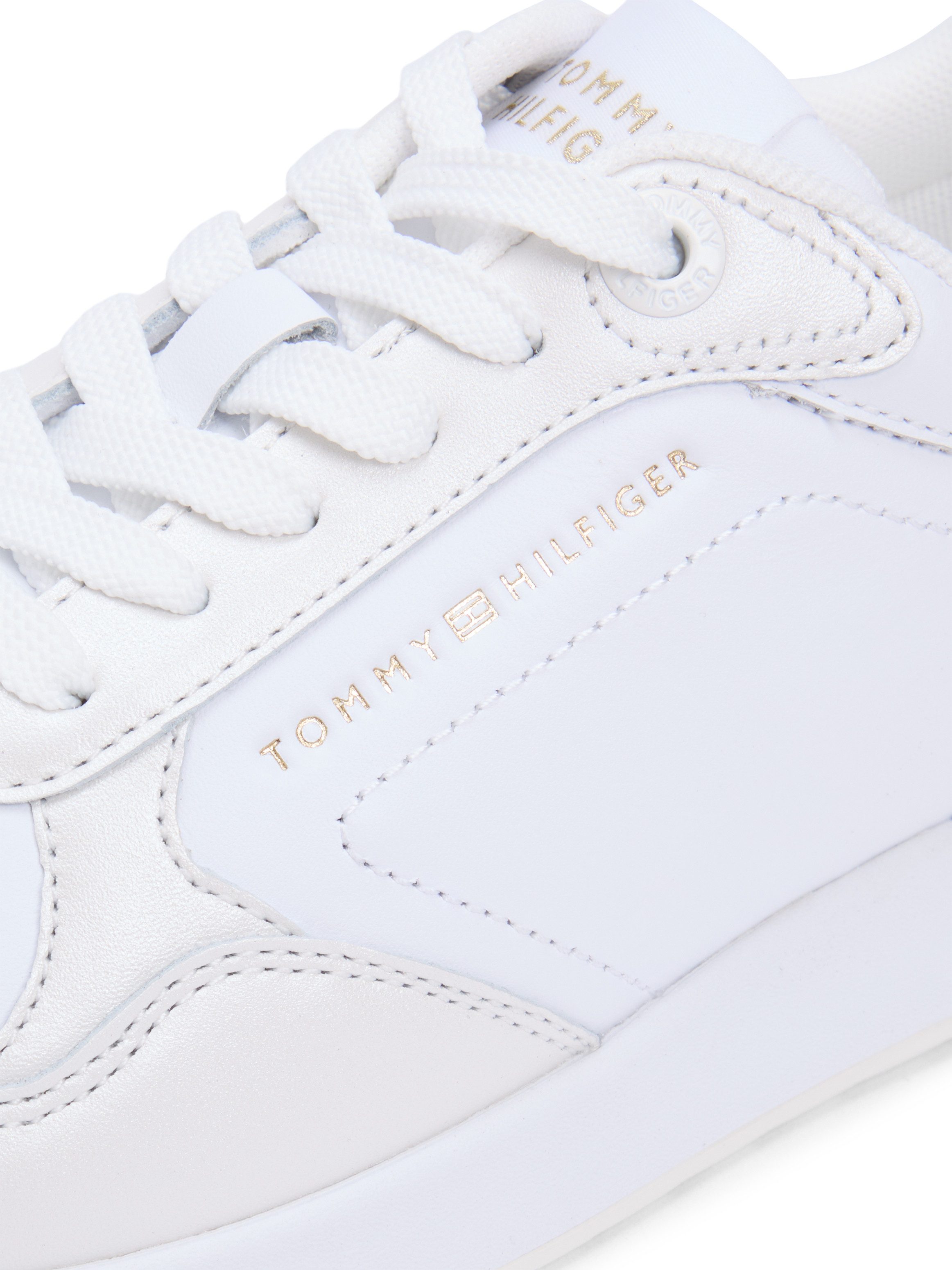 Tommy Hilfiger TH CHIC EVA RUNNER Plateausneaker Freizeitschuh, Halbschuh, Schnürschuh in leicht glänzender Optik