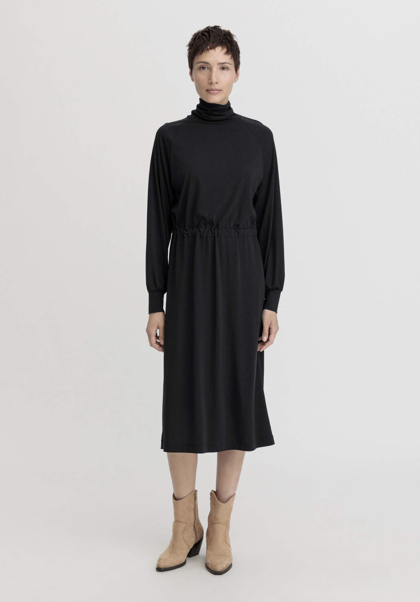 Hessnatur Jerseykleid Relaxed aus TENCEL™ Lyocell mit Bio-Baumwolle (1-tlg) günstig online kaufen