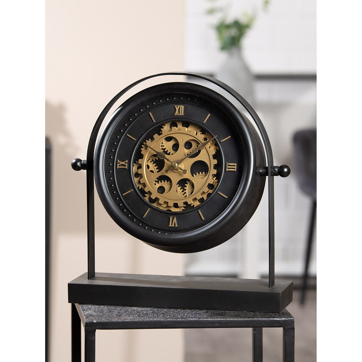 GILDE Tischuhr ANGULO Stand-/ Tischuhr - schwarz - Metall - H. 34cm x B. 32 günstig online kaufen