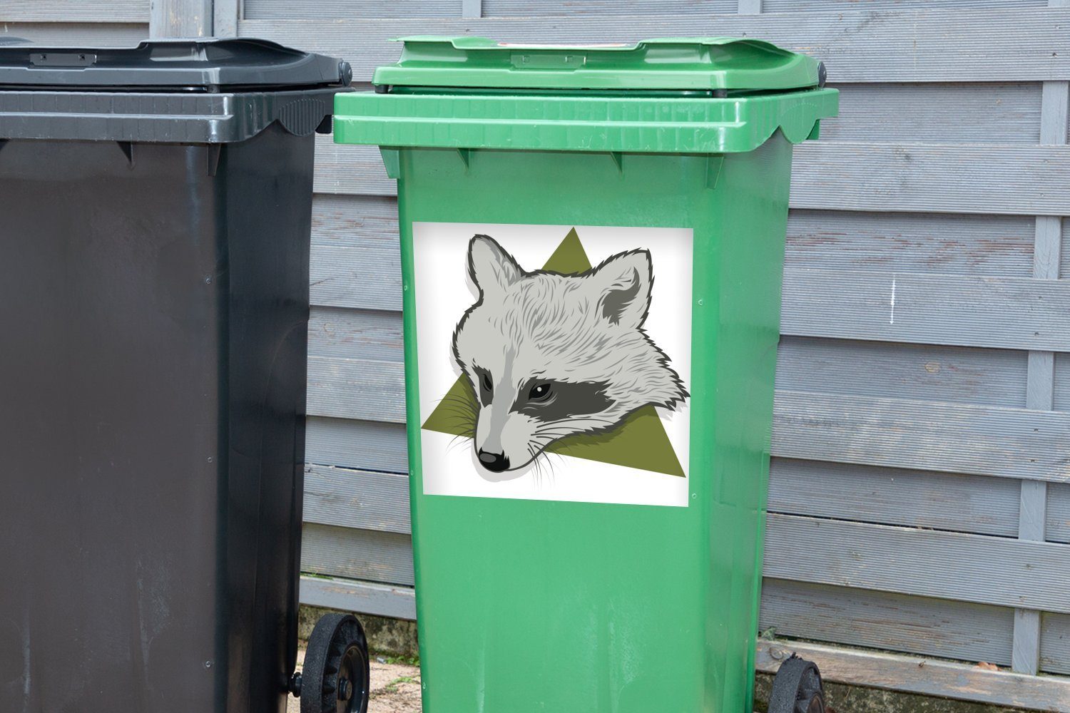 Abfalbehälter eines Dreieck St), grünen Waschbären MuchoWow einem des Wandsticker in Mülleimer-aufkleber, Sticker, Illustration Kopfes Mülltonne, (1 Container,
