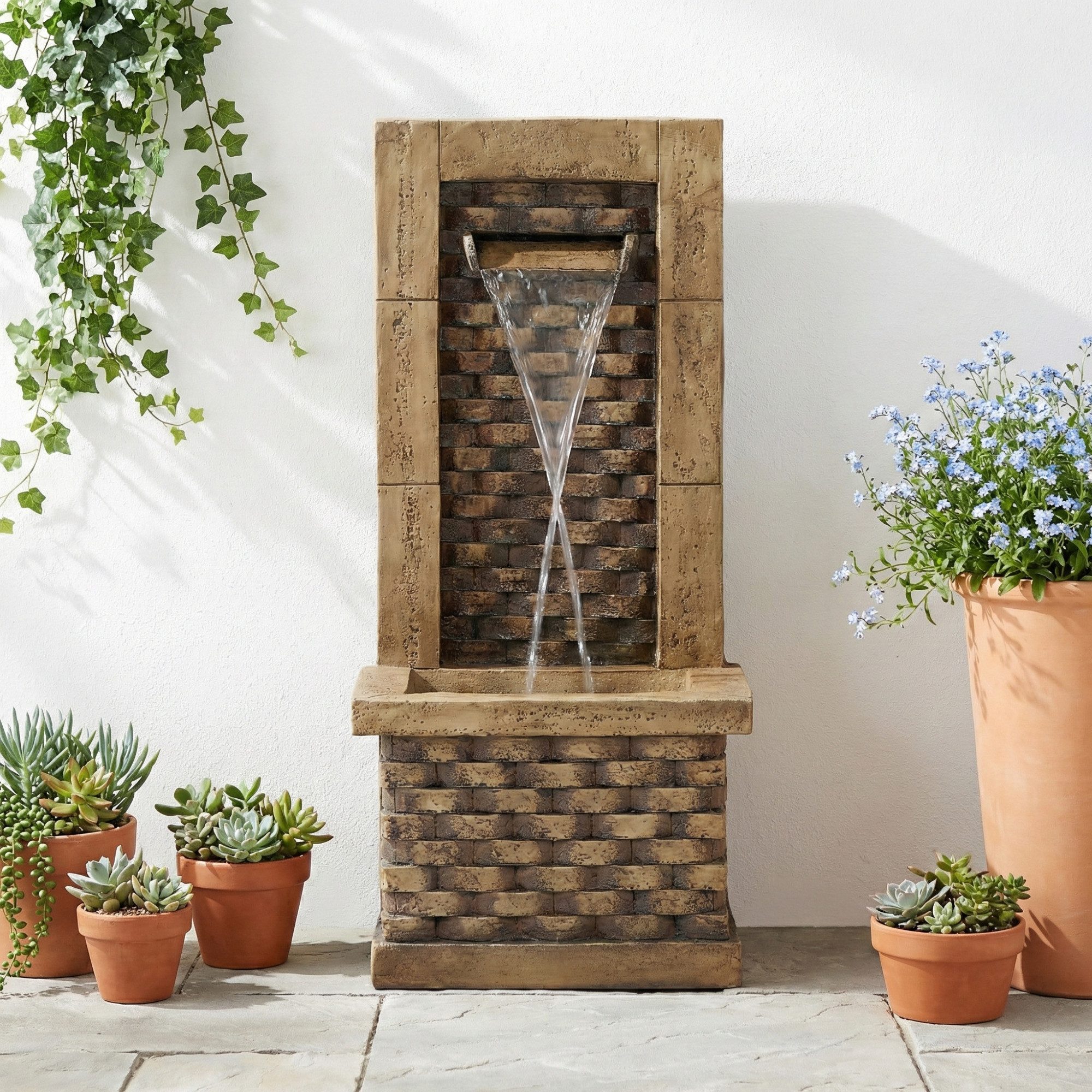 CHICFURN Gartenbrunnen 37x31,5x89 cm aus Harz mit LED, mit Becken & Wasserhahn, 37 cm Breite, (Packung, 1 tlg., Brunnen Zierbrunnen,Standbrunnen), im Antik-Stil mit quadratischem Türdesign, für Gartenteich, Terrasse