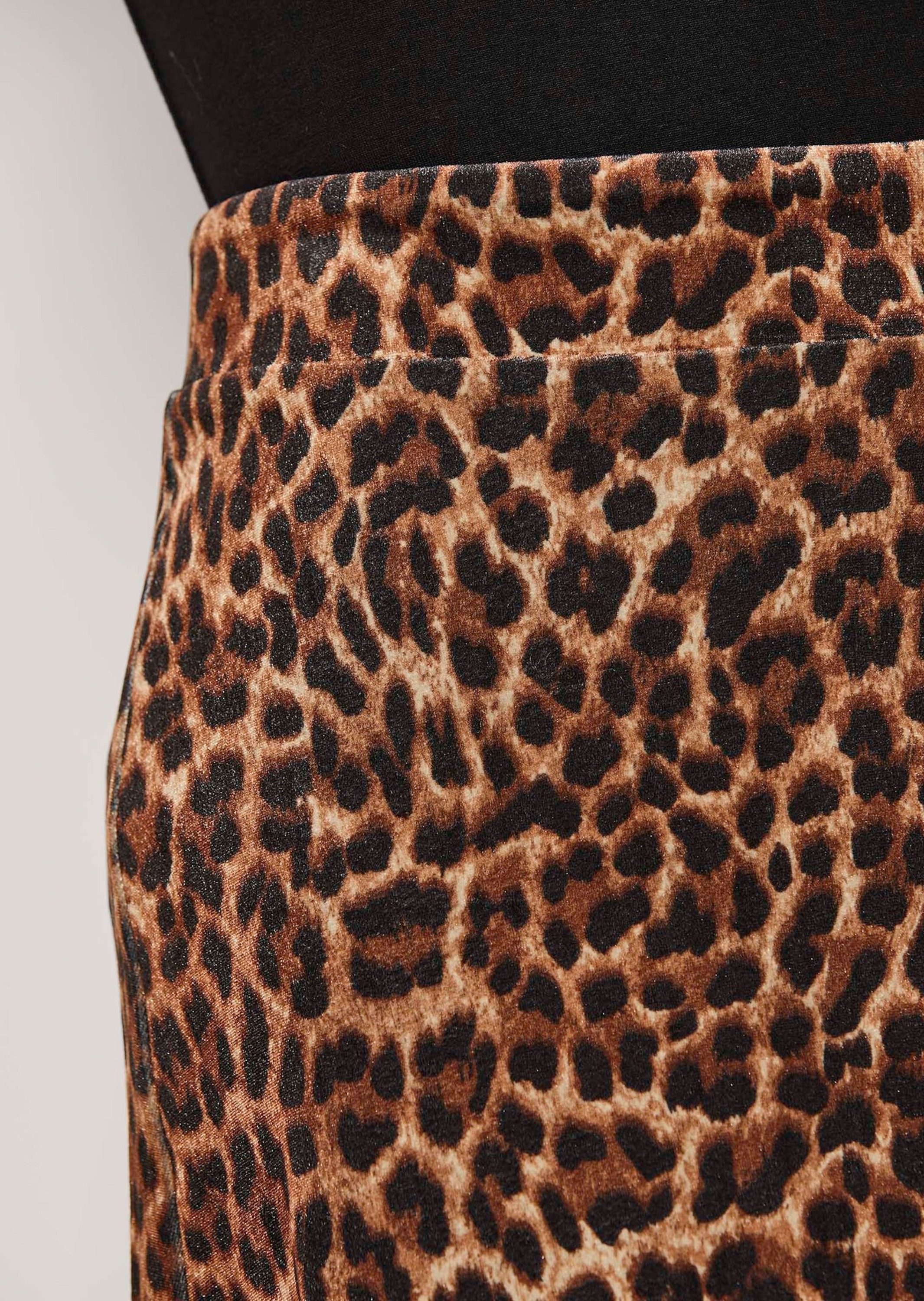 MADELEINE Maxirock Eleganter Samtrock im Leo-Design Stilvoller Druckrock mit Formbund und Knöchellänge – Bild 4 von 5