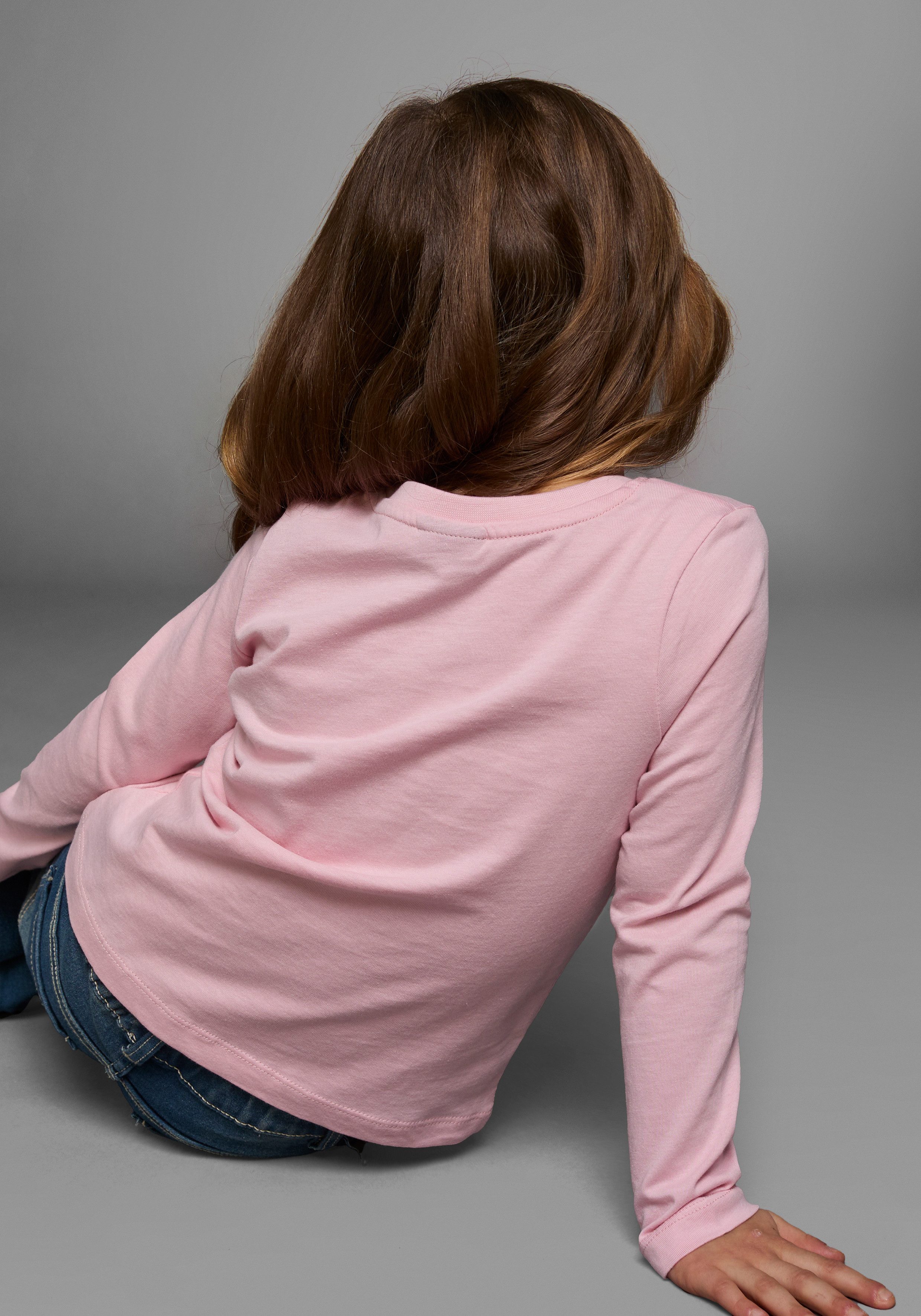 KIDSWORLD Langarmshirt Regenbogen Pailletten-Applikation Langarm, Basic-Passform, mit schimmernden Pailletten-Applikationen