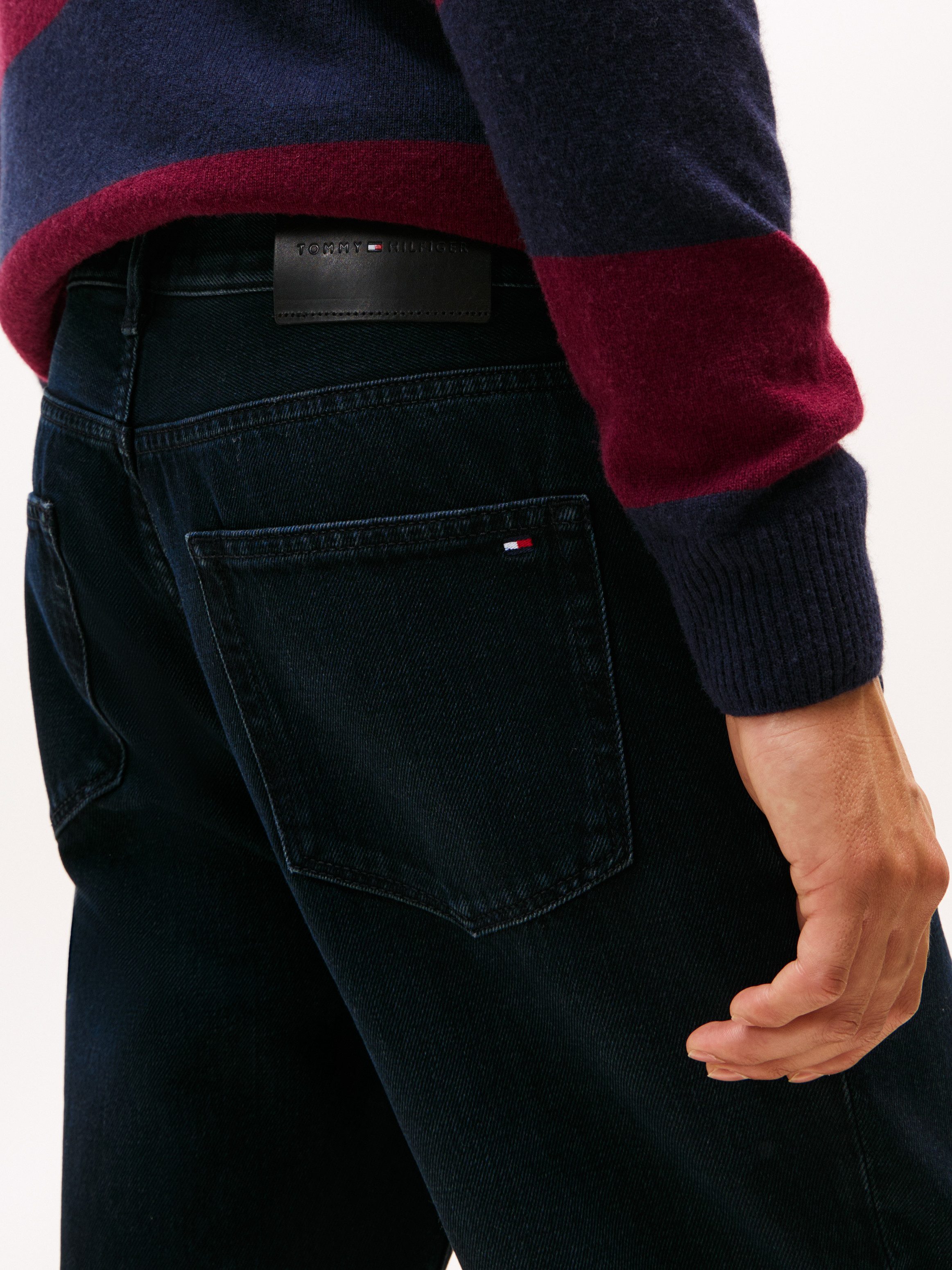 Tommy Hilfiger Tapered-fit-Jeans HARLEM Regular Fit, mit dezenter Waschung – Bild 2 von 5
