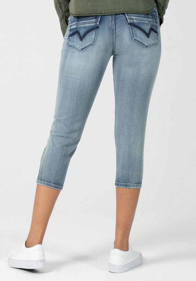 TIMEZONE Slim-fit-Jeans Tali mit Stretch, 5-Pocket-Stil mit Coin Pocket und  Leder-Applikationen