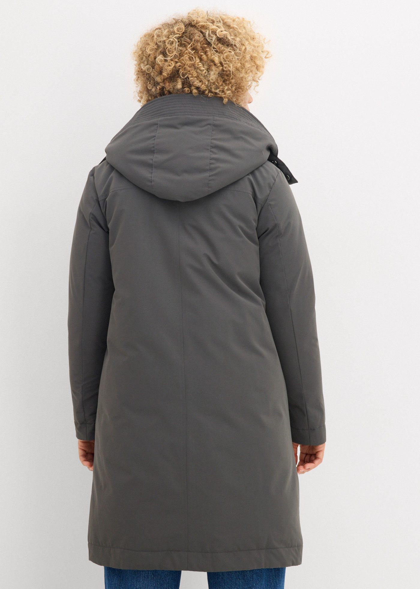 bonprix Outdoorjacke in 2-in-1-Optik, wasserabweisend, figurumspielend, sportlich – Bild 5 von 5