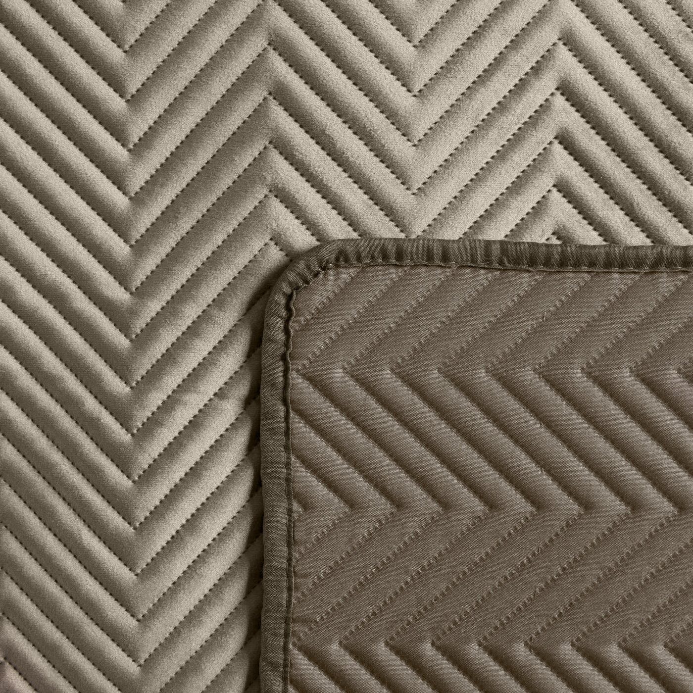 Eurofirany Bettüberwurf SOFIA zweiseitige Steppdecke hochwertige Allzweckdecke L XL XXL, Elegante Tagesdecke Velvet Sesseldecke Sofadecke Überwurf Samt