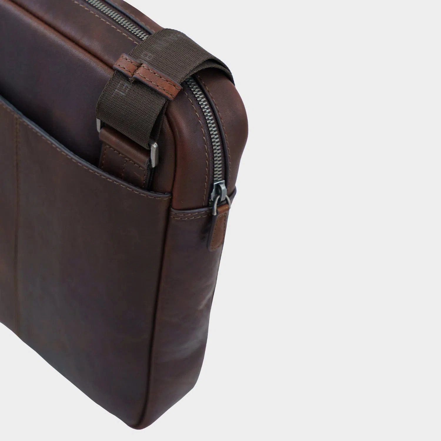 Braun Büffel Umhängetasche PARMA Umhängetasche L braun