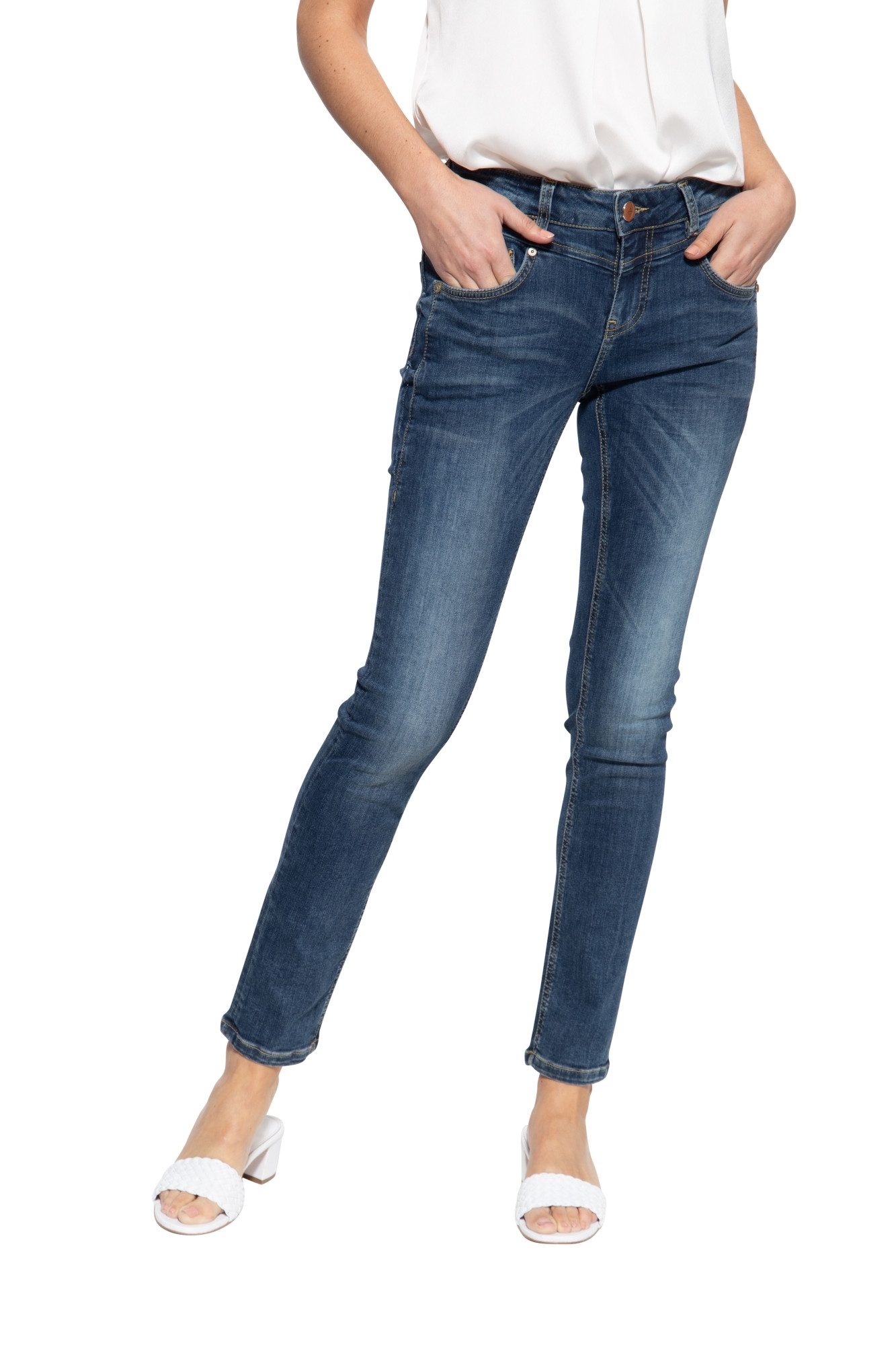 ATT Jeans Slim-fit-Jeans Zoe (1-tlg) aus elastischem Wonder Stretch