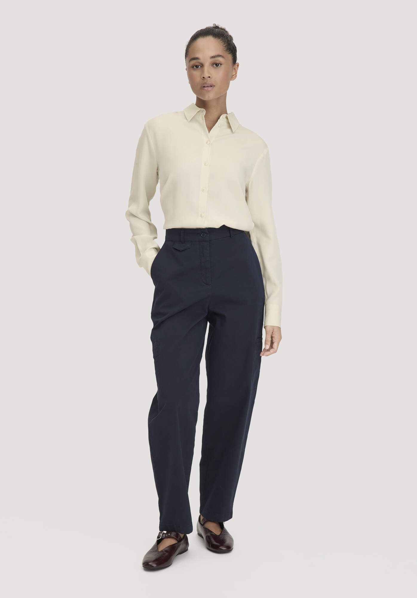 Hessnatur Stoffhose Soft Utilty Cargo Relaxed aus Bio-Baumwolle (1-tlg) günstig online kaufen