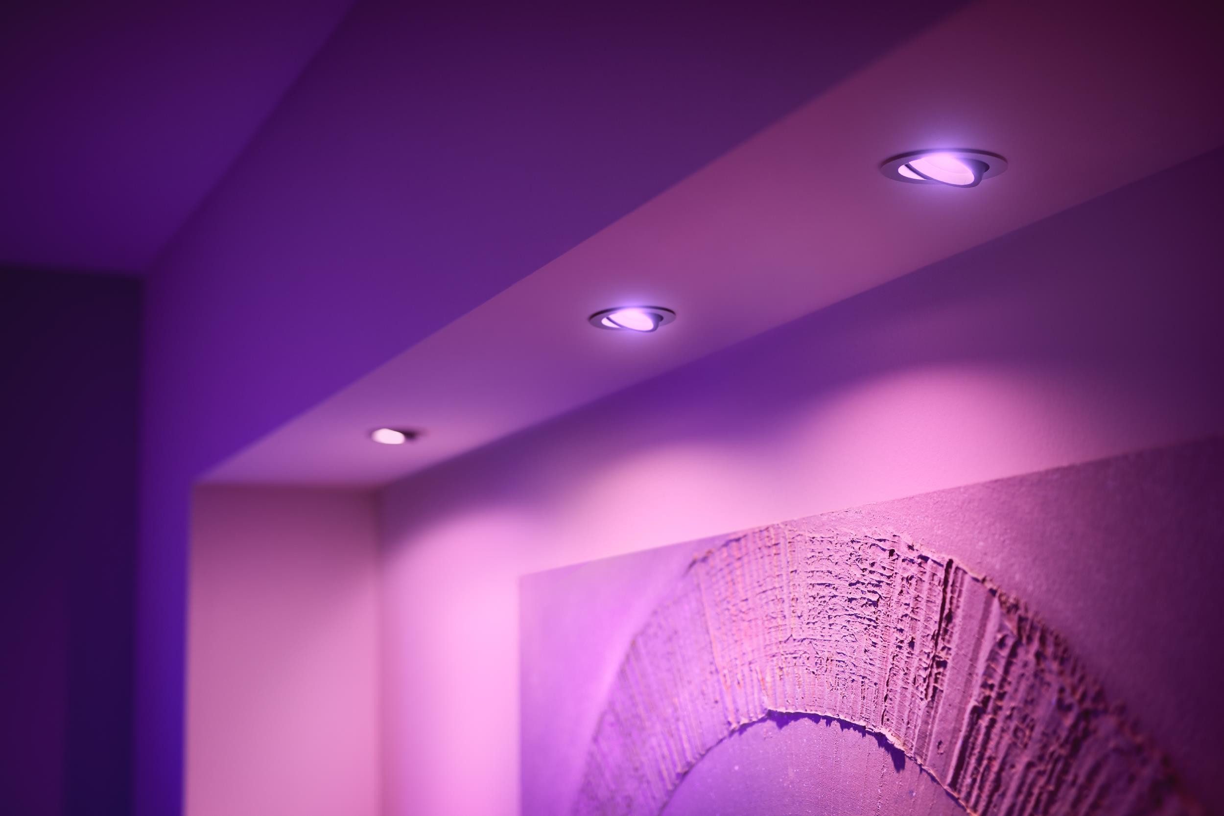 Philips Hue LED Einbauleuchte White & Color Ambiance Centura Einbauspot 3er Pack rund, Abschaltautomatik, Bluetooth, CCT - über Fernbedienung, Dimmfunktion, Farbsteuerung, Farbwechsel, Leuchtdauer einstellbar, Memoryfunktion, Nachtlichtfunktion, RGB, Smart Home, Timerfunktion, dimmbar über Fernbedienung, erweiterbar, mehrere Helligkeitsstufen, LED wechselbar, RGB