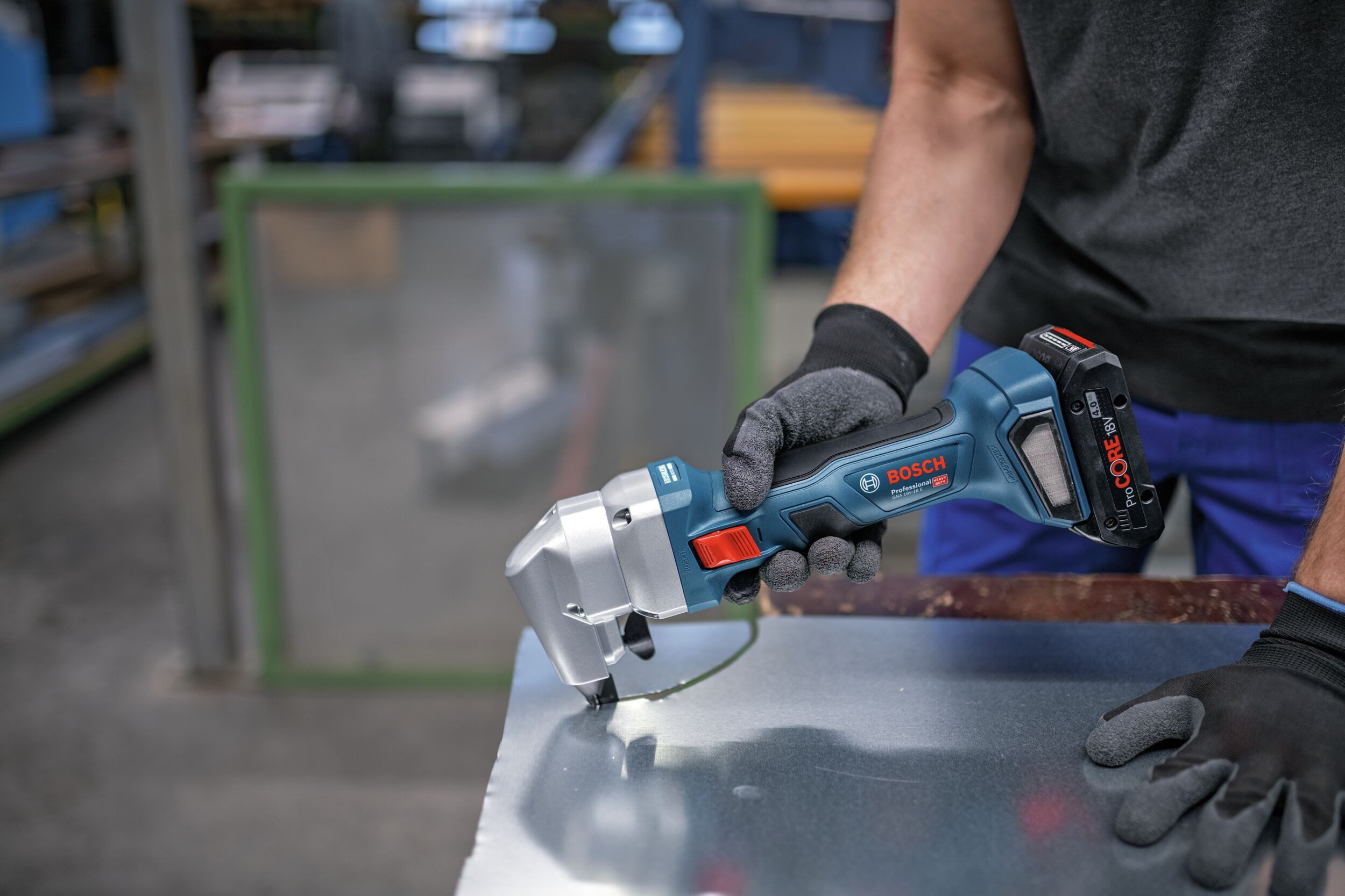 BOSCH Akku-Knabber GNA 18V-16 E, 18 in V, Nager mit 2x Akku ProCORE 4 Ah - in L-BOXX 136