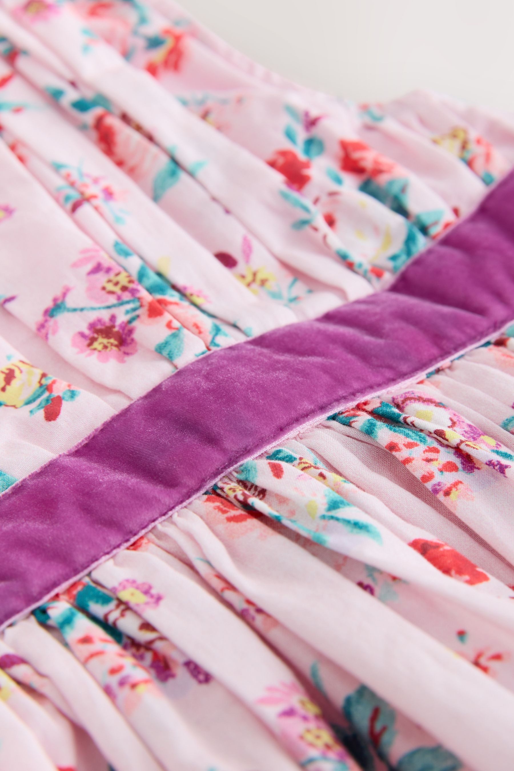 Next Partykleid Partykleid mit Bindeband hinten (1-tlg)