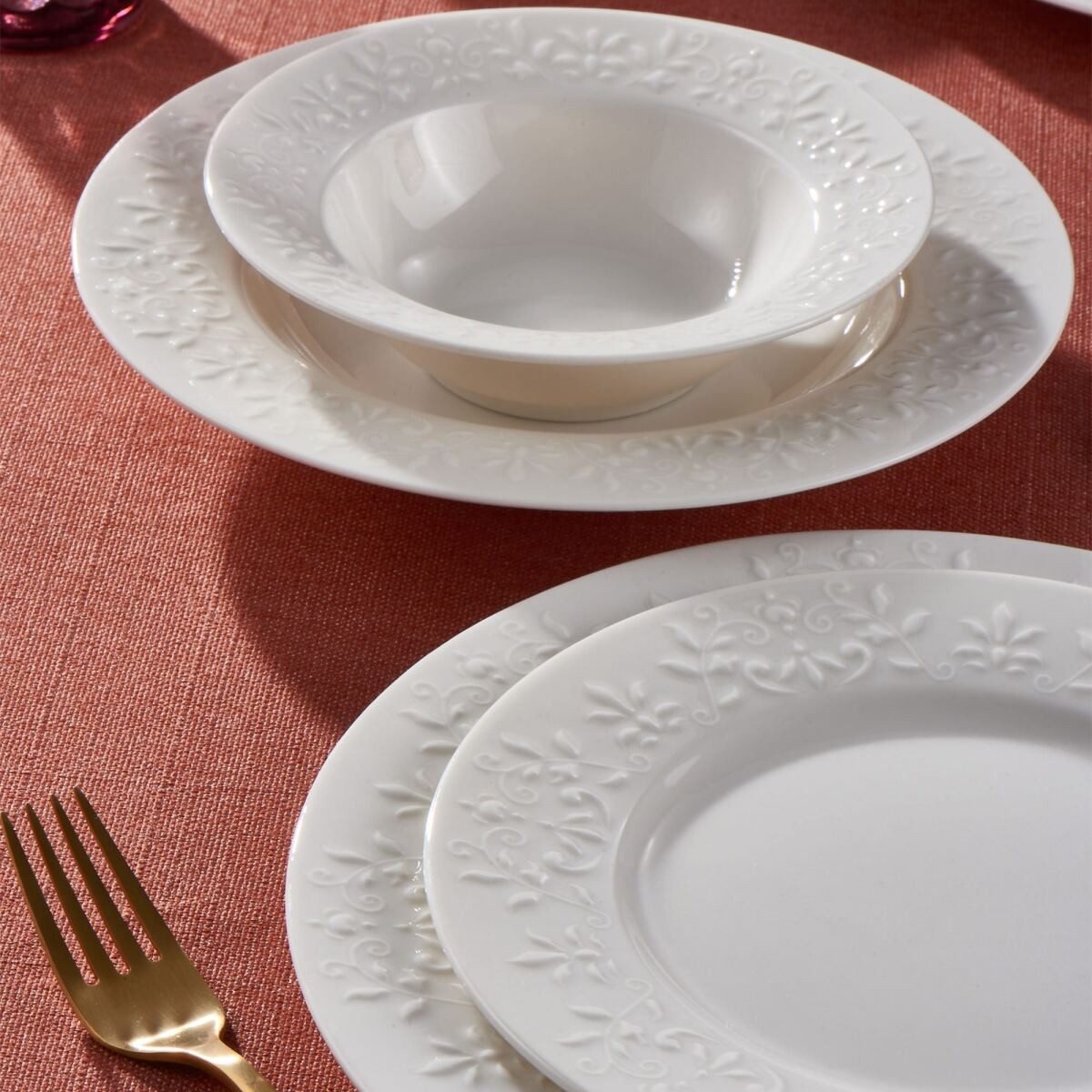 GÜRAL Porselen Tafelservice DILRUBA (24-tlg), 6 Personen, Porzellan, Cremefarben, Reliefmuster, elegant und robust