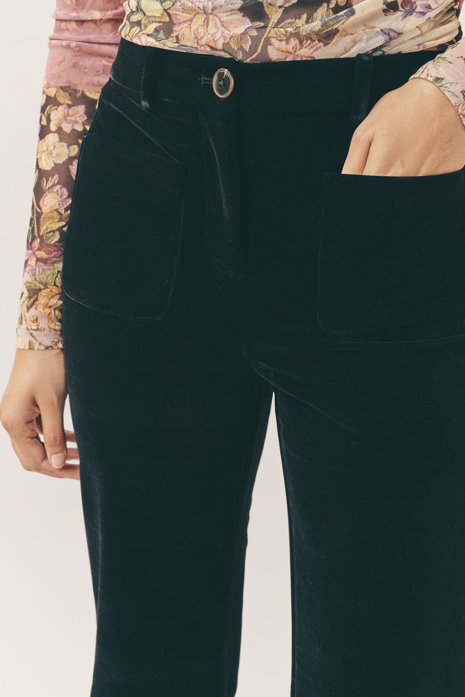 Next Anzughose Slim Fit Schlaghose aus Samt (1-tlg)