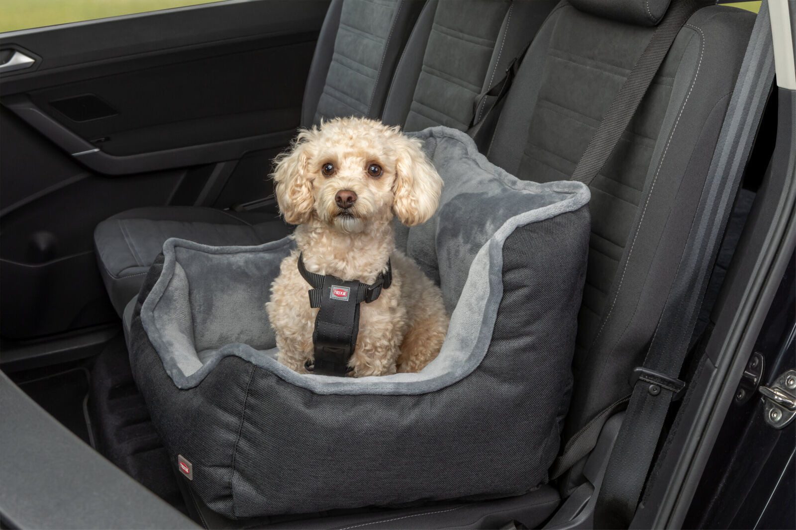 TRIXIE Hunde-Autositz Weich gepolsteter Hundeautositz mit Vlies - beige - 50 × 40 × 50 cm – Bild 4 von 5