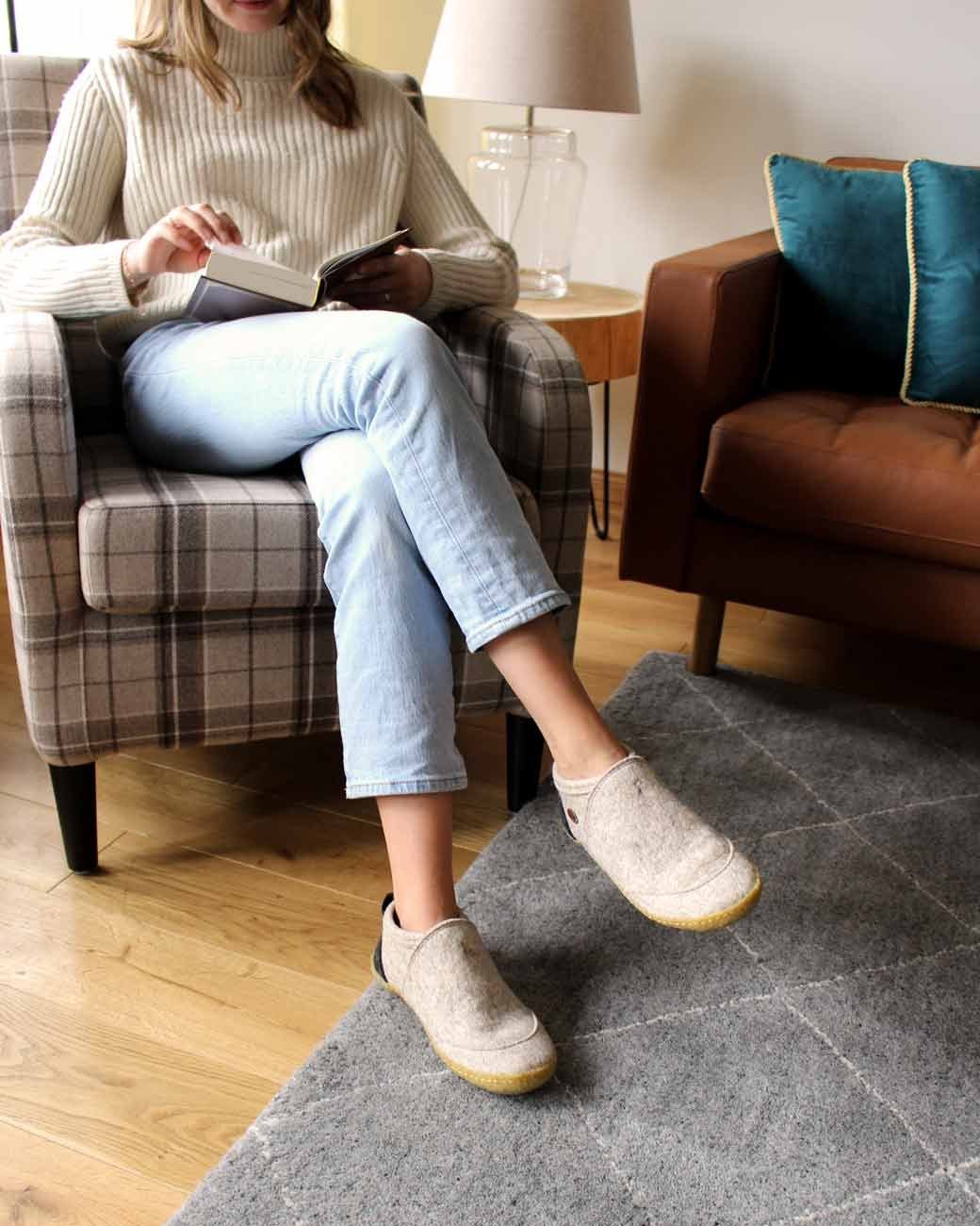 WoolFit Homeoffice Hausschuhe Taiga Hausschuh mit Naturkautschuk Sohle