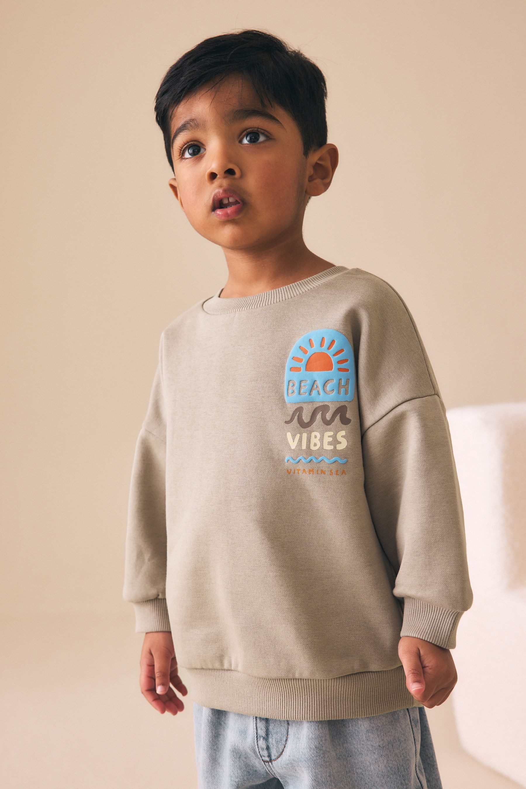 Next Sweater Sweatshirt mit Rundhalsausschnitt und Print (1-tlg) – Bild 5 von 5