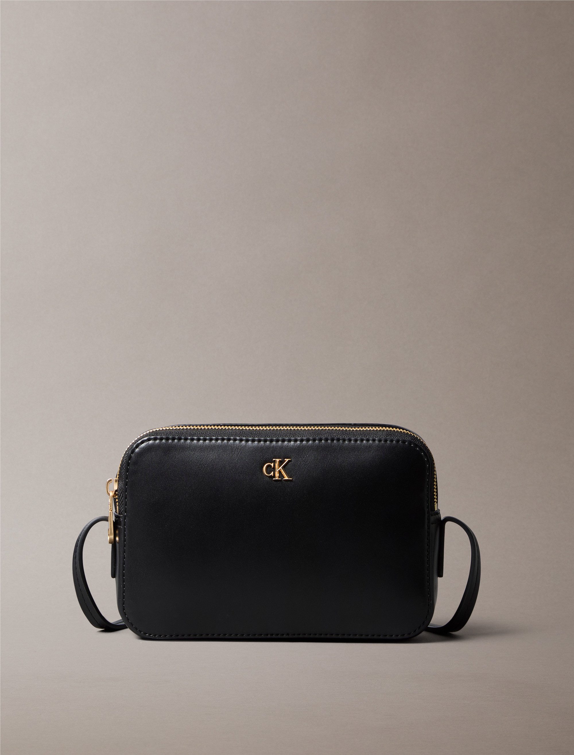 Calvin Klein Mini Bag CK CAMERA BAG, Damen Schultertasche, kleine Umhängetasche, mit CK-Logo