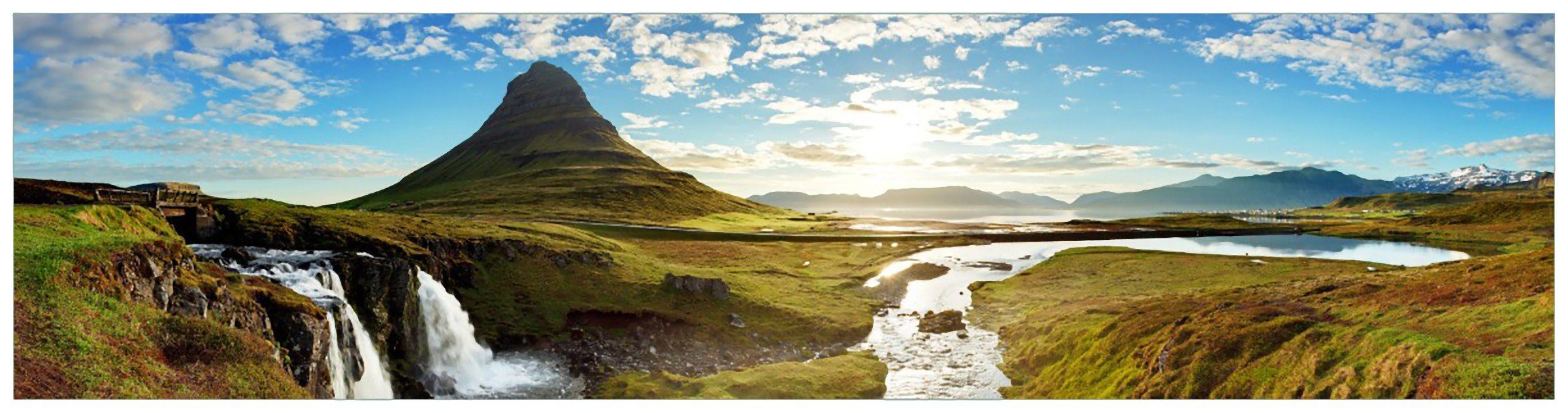 Island blauer (1-tlg) Fluss Wallario und Himmel, Küchenrückwand Panorama Berge